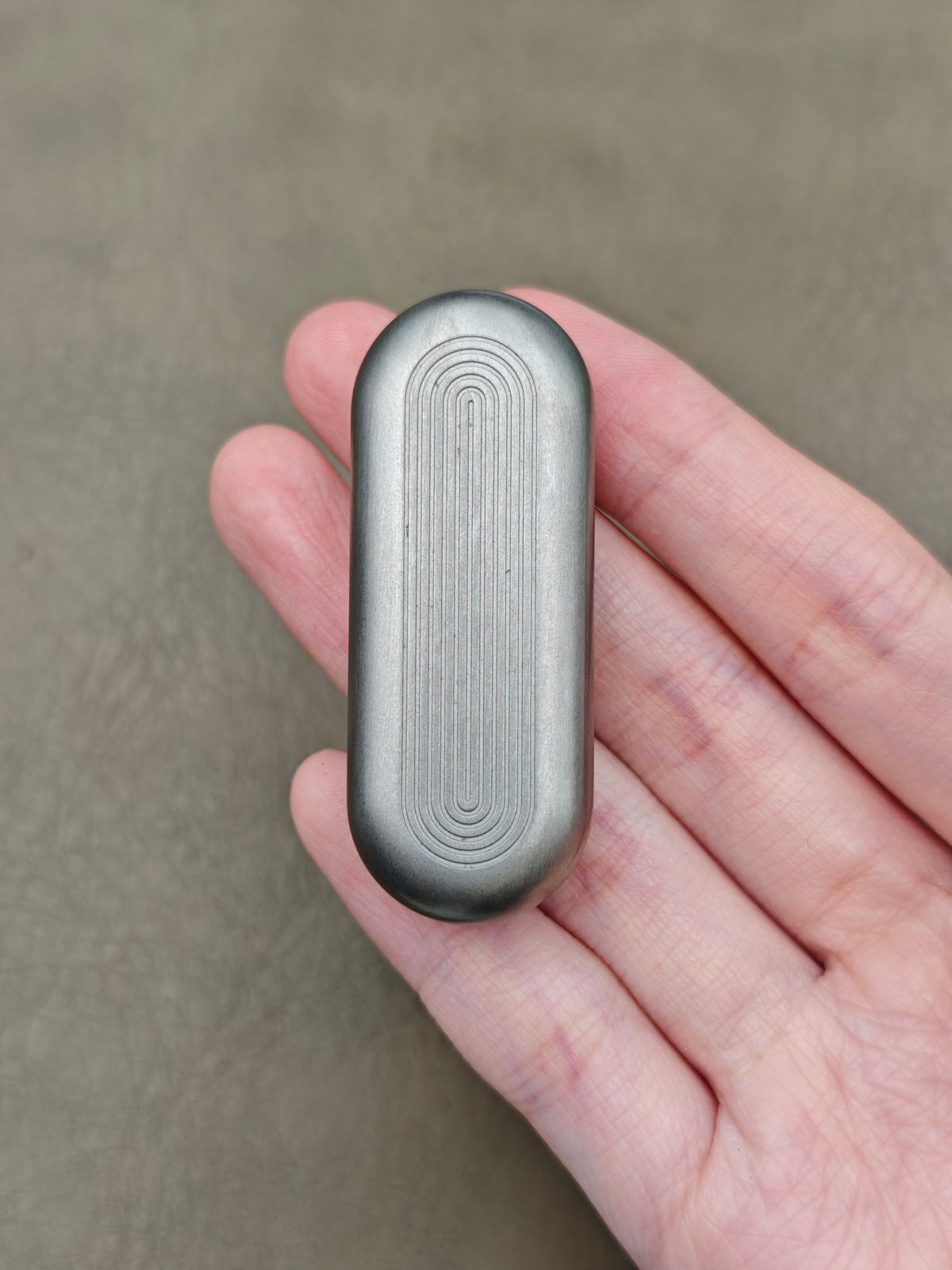 Floating Cloud Titanium