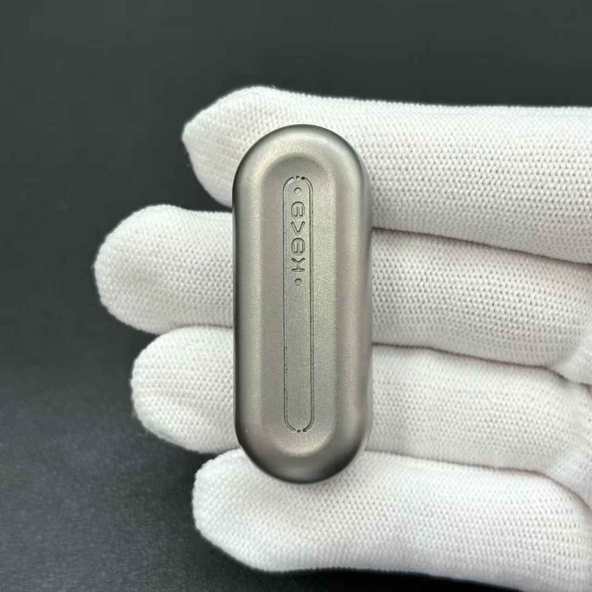 Floating Cloud Titanium
