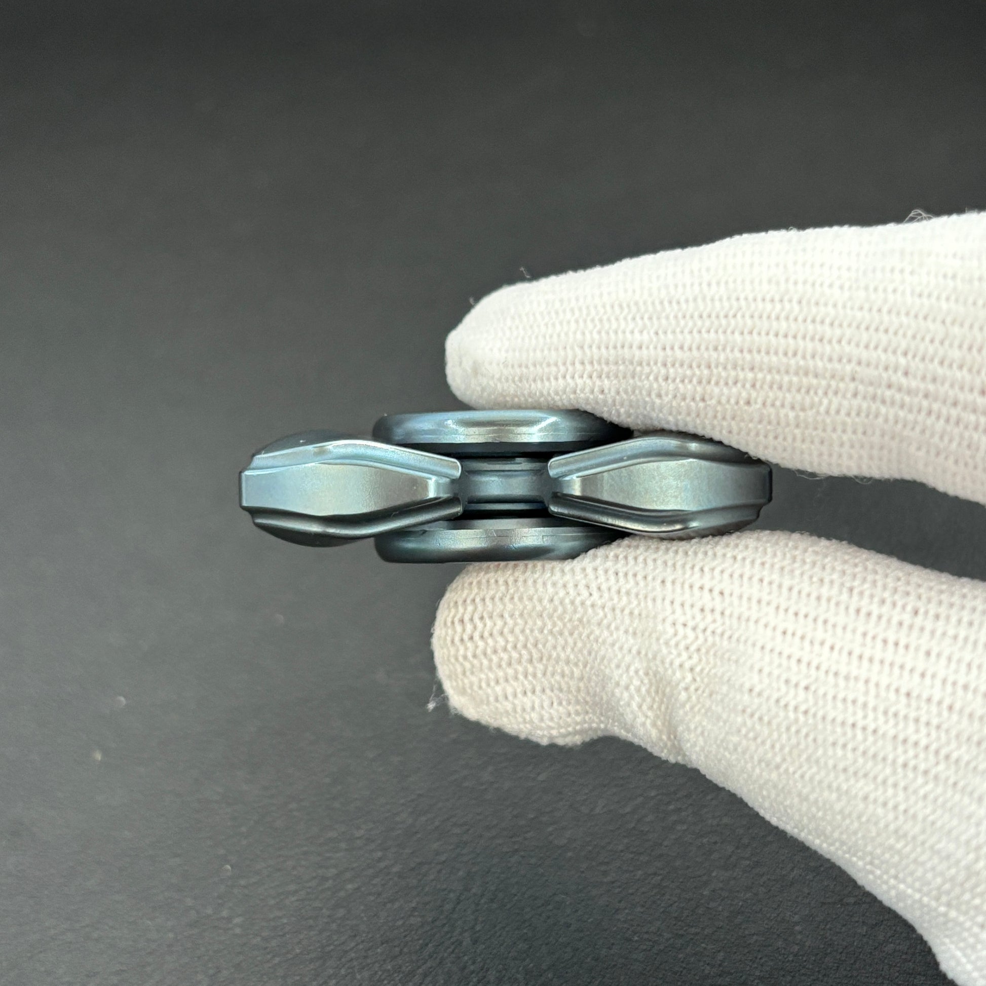 Toothless Mini Pearl White Zirconium