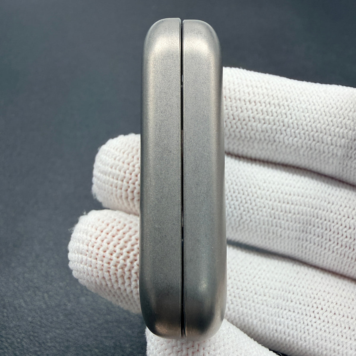 Floating Cloud Titanium