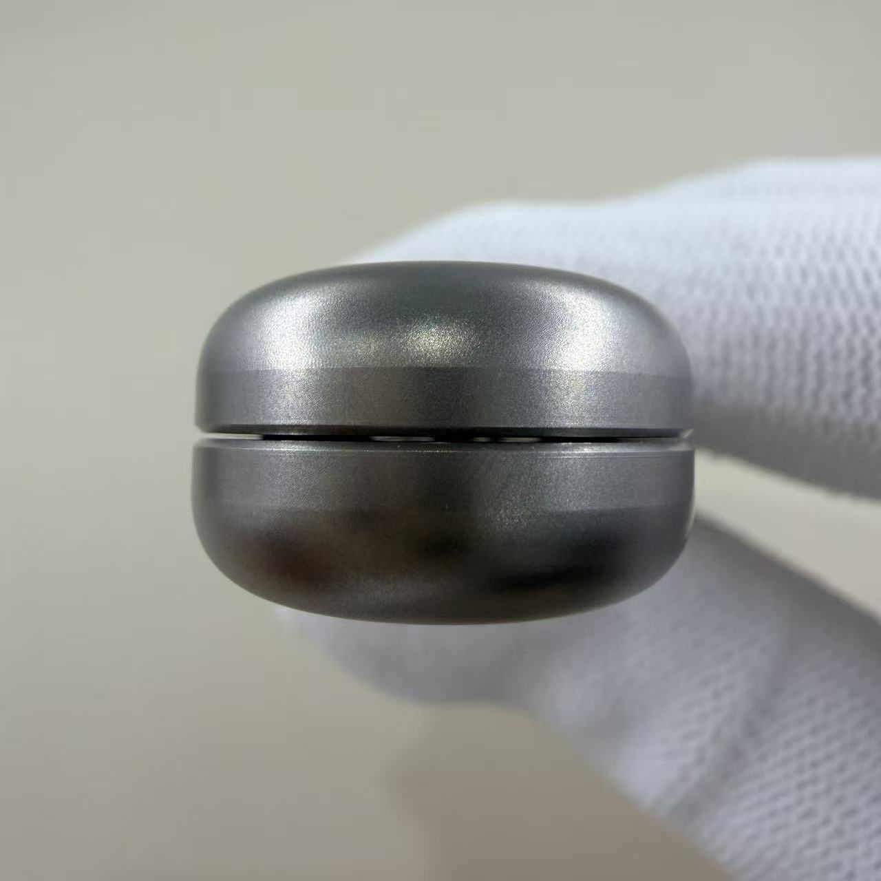 Floating Cloud Titanium