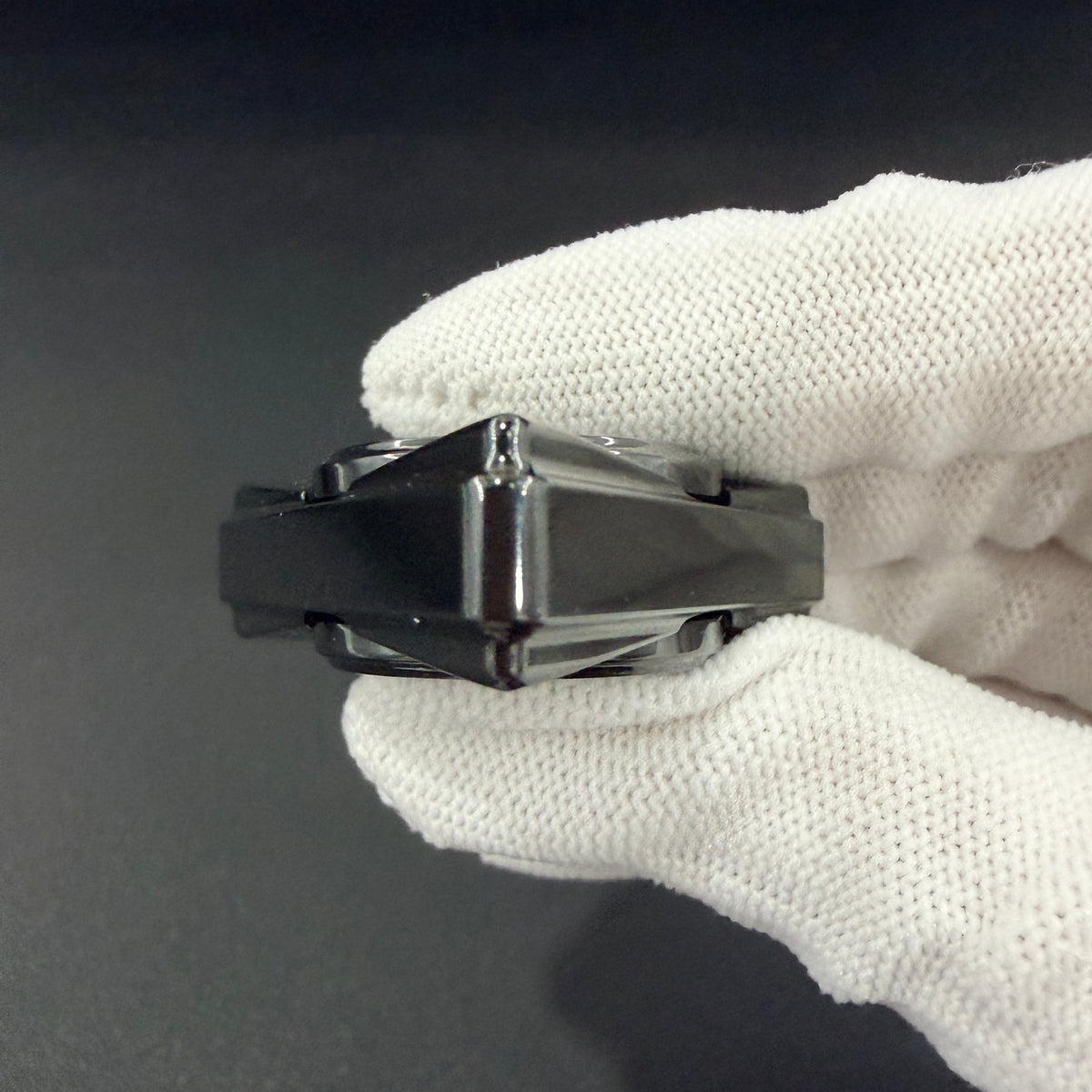 Hornet Zirconium