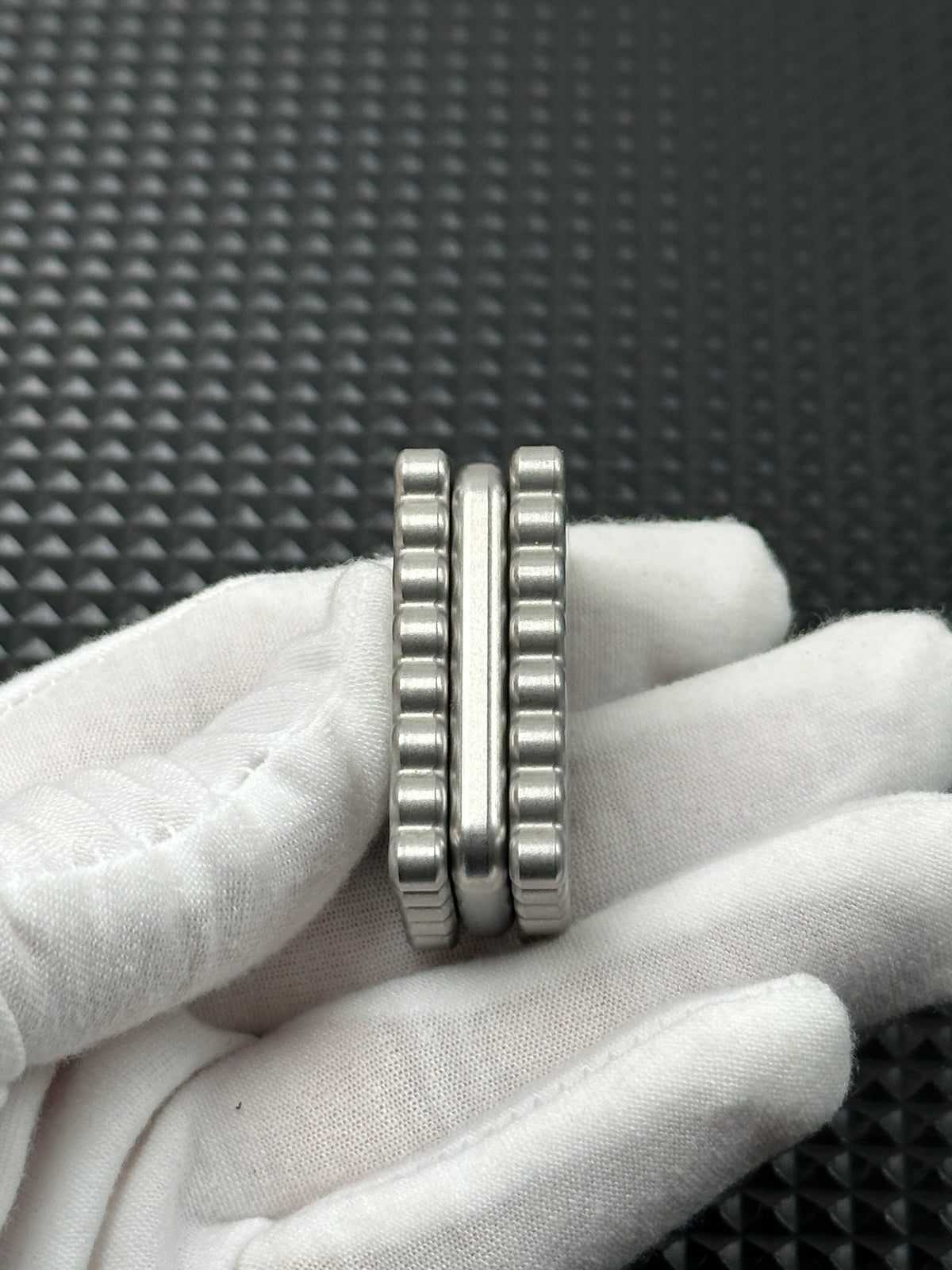 Biscuit Stainless Steel Stonewashed Blasted