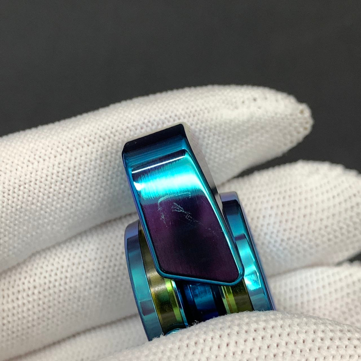 Premium Exquisite Cloud Zirconium Oil Slick