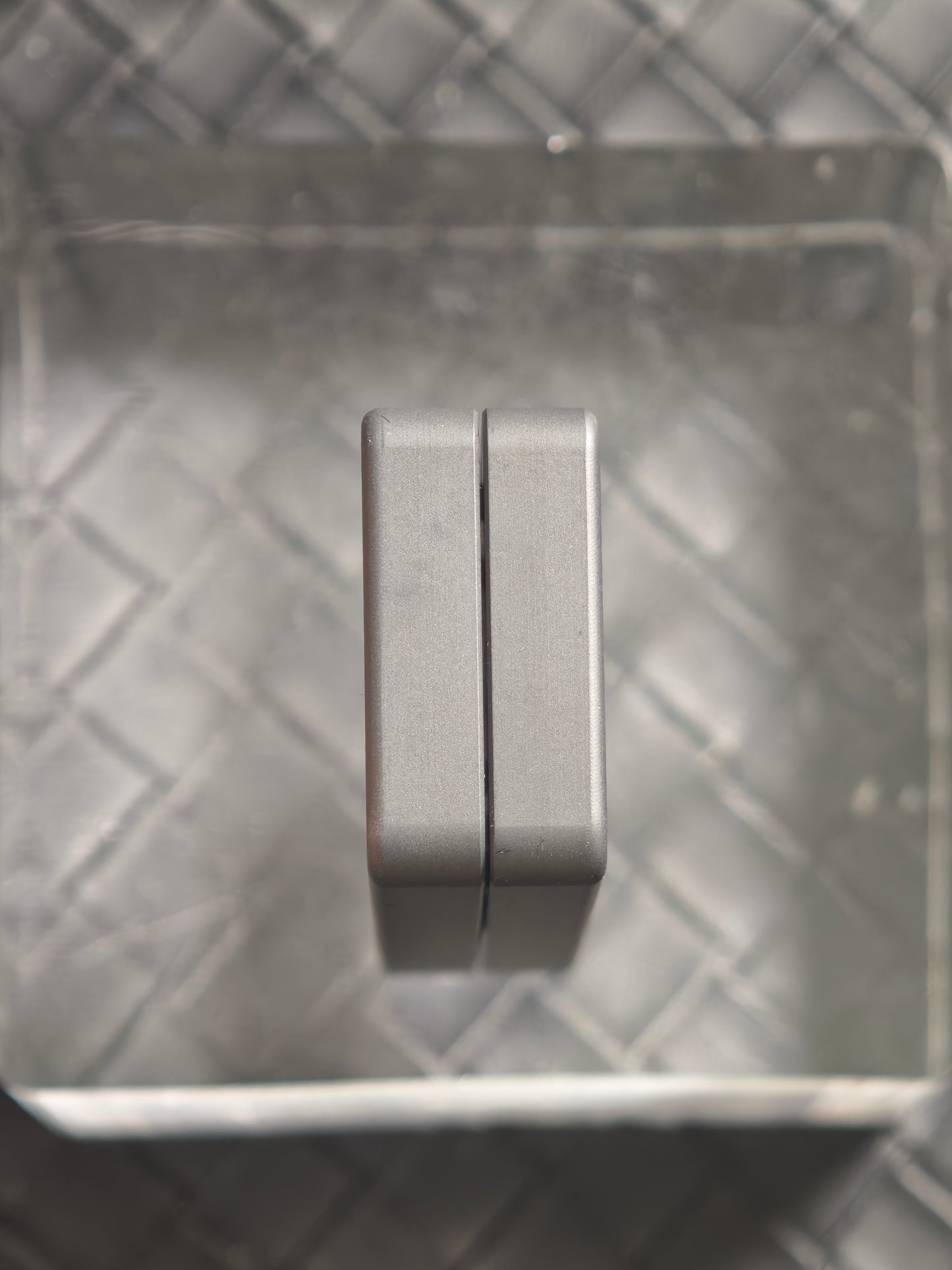 Mute Zirconium