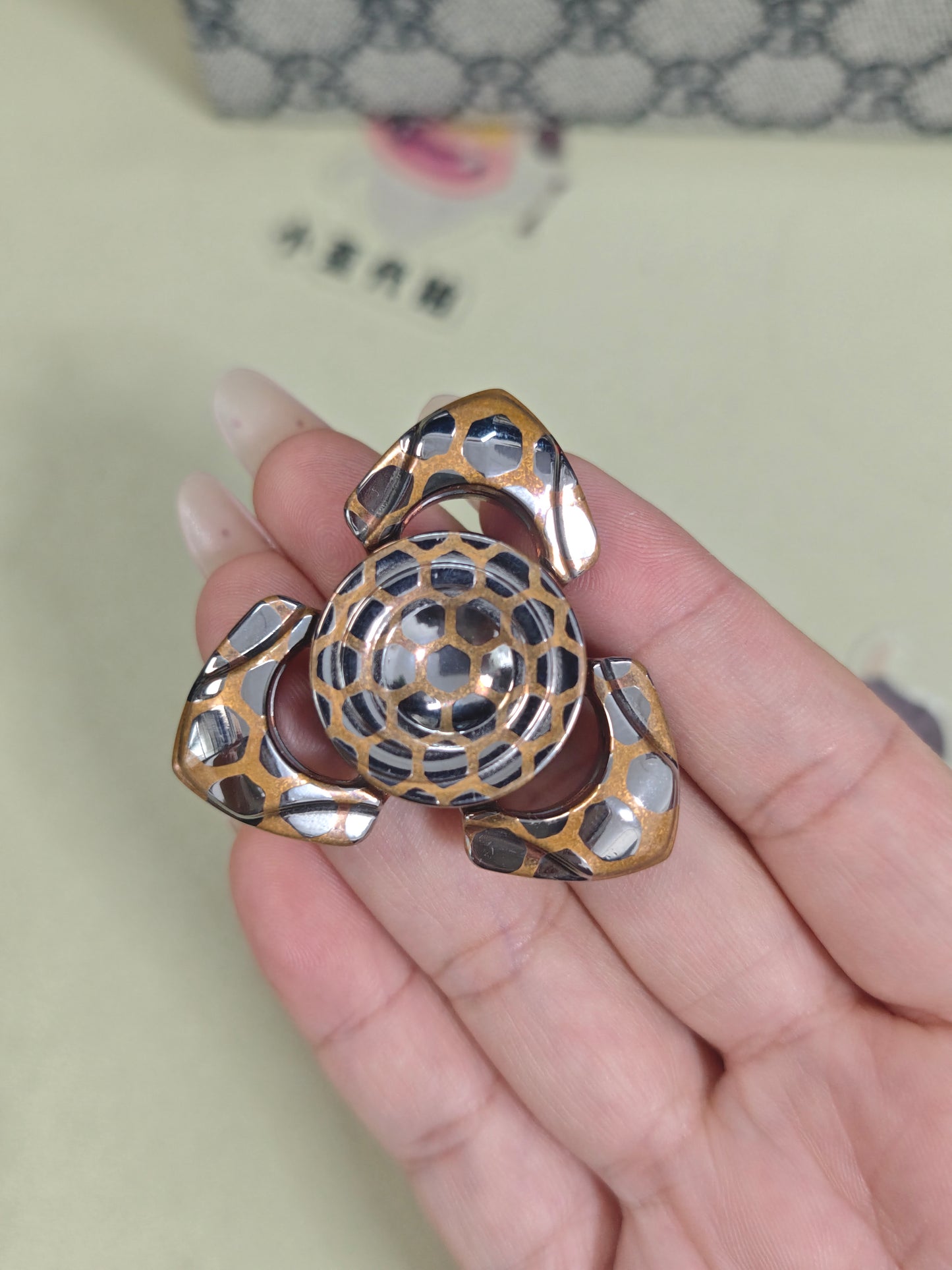 Toothless Mini Pearl White Superconductor