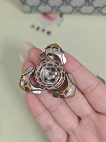 Toothless Mini Pearl White Superconductor