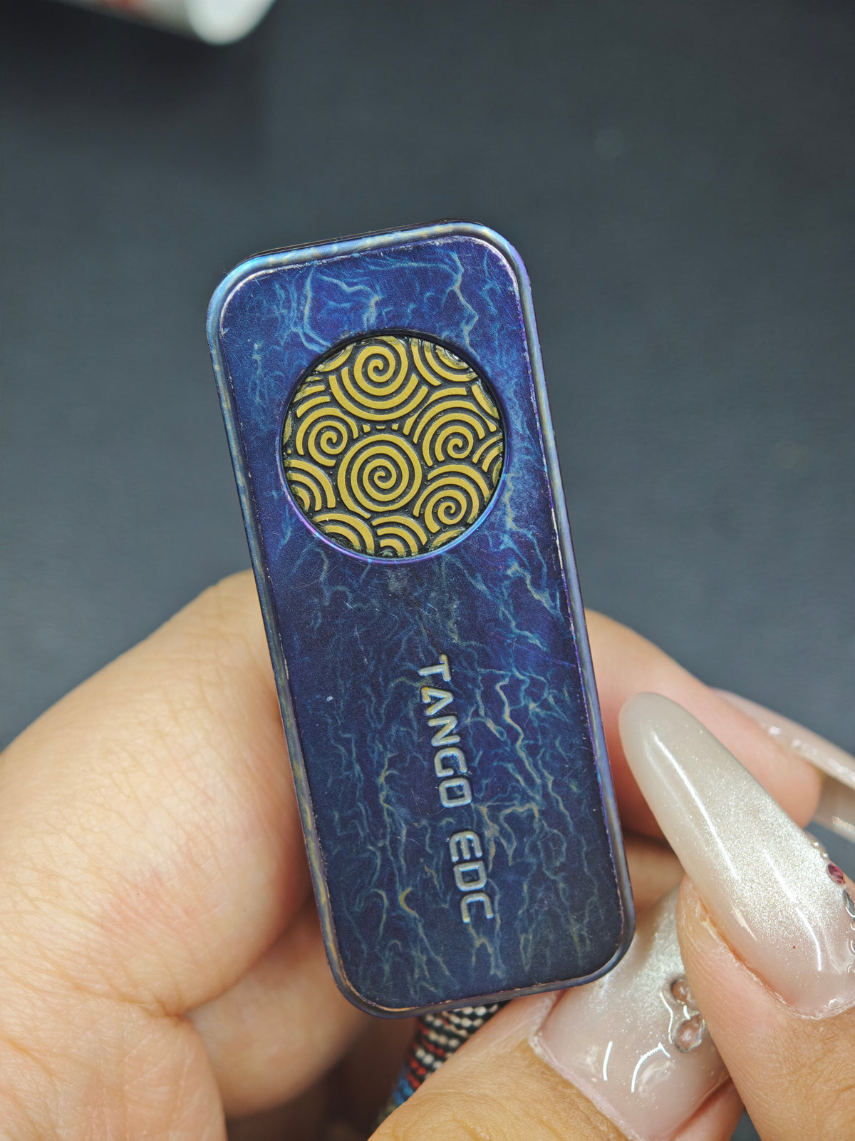 Sugar Cube Titanium