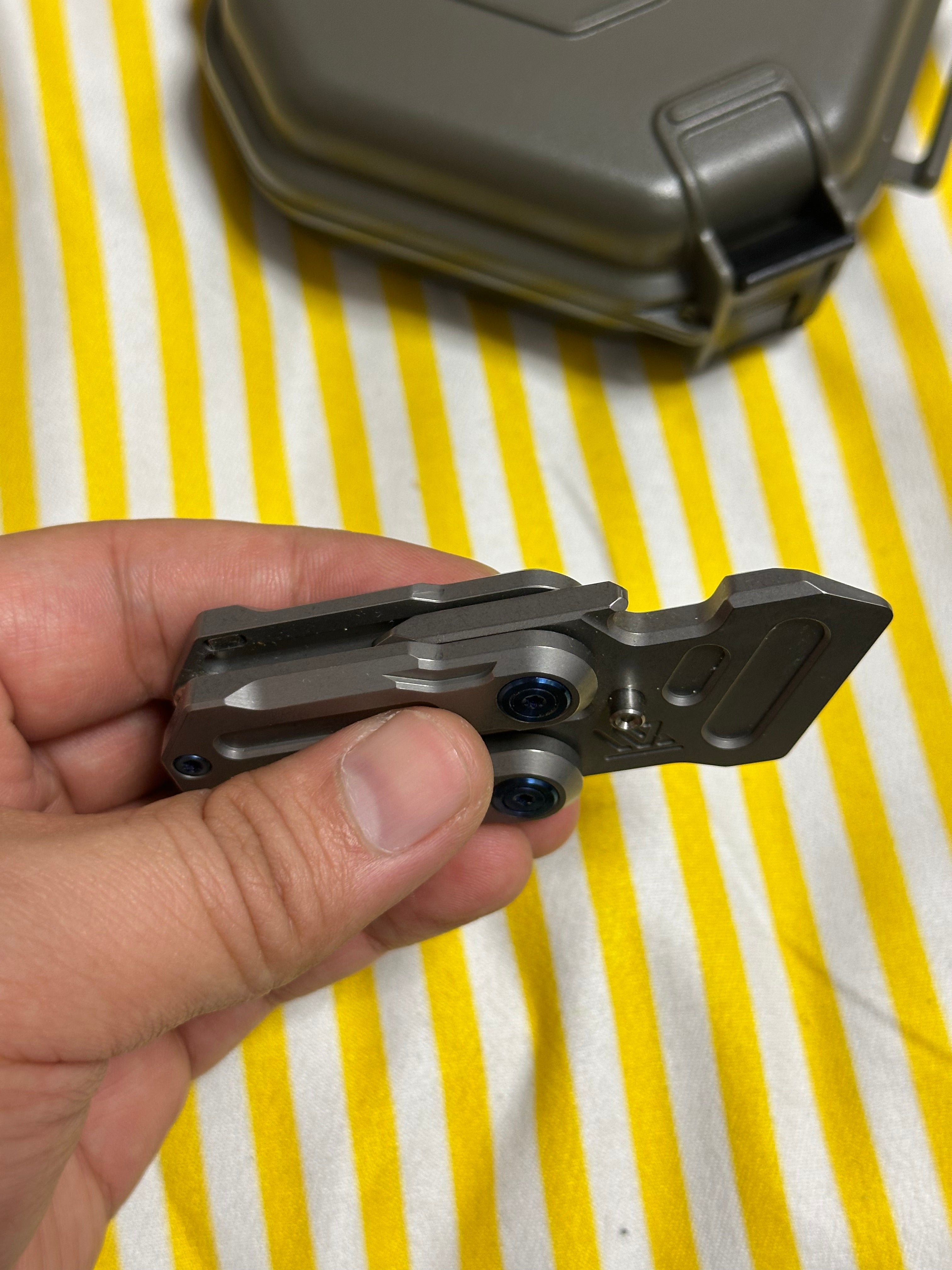 WANWU Gloom Folding Knife | Pre-owned EDC – TRB Creation