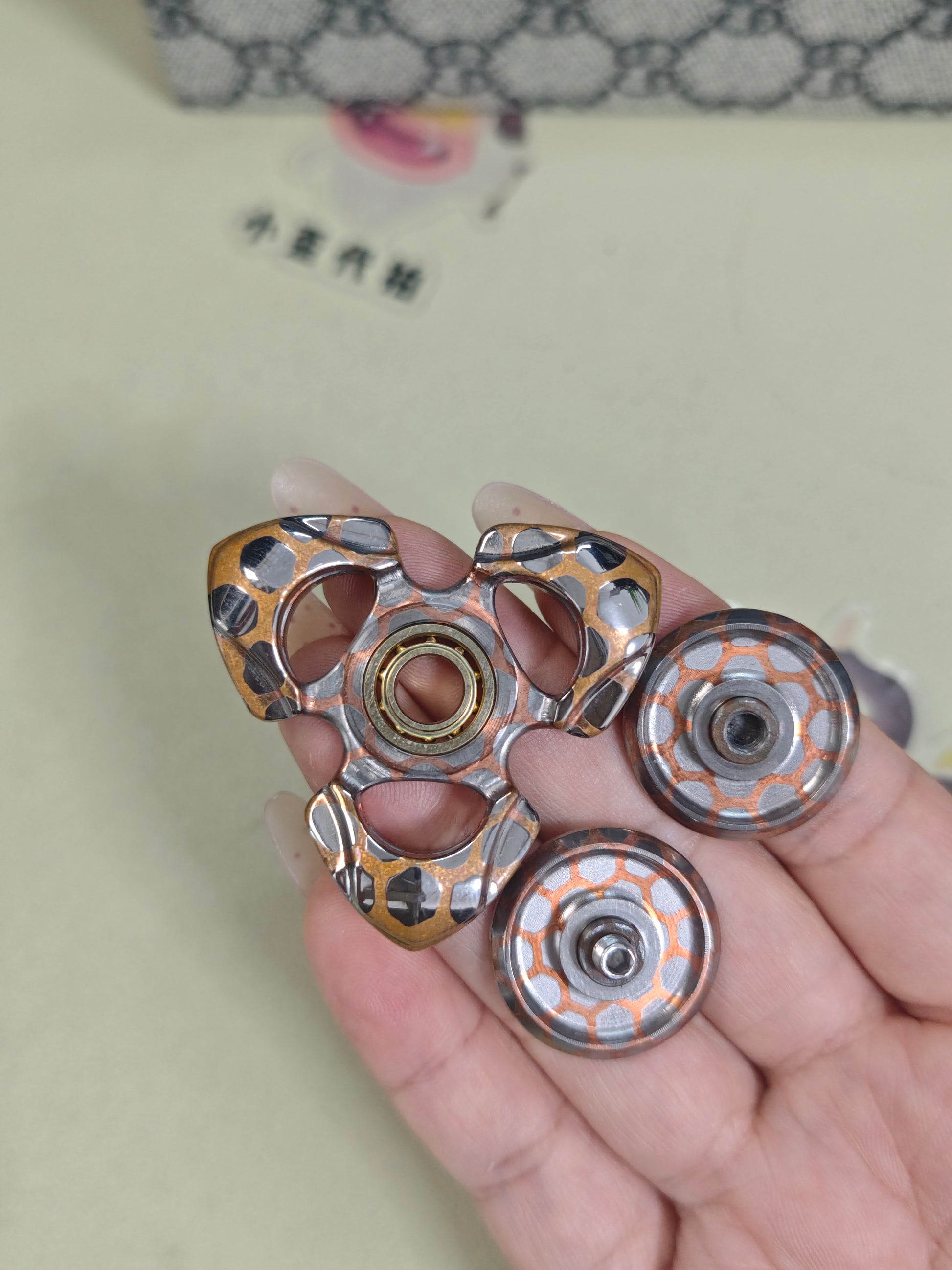 Toothless Mini Pearl White Superconductor