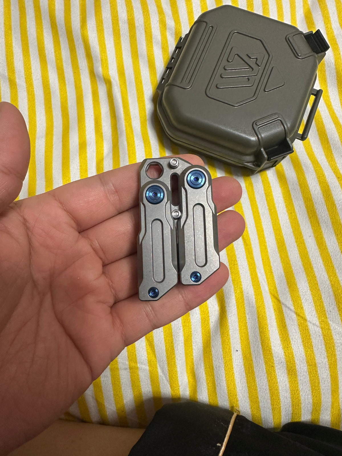 Gloom Folding Titanium