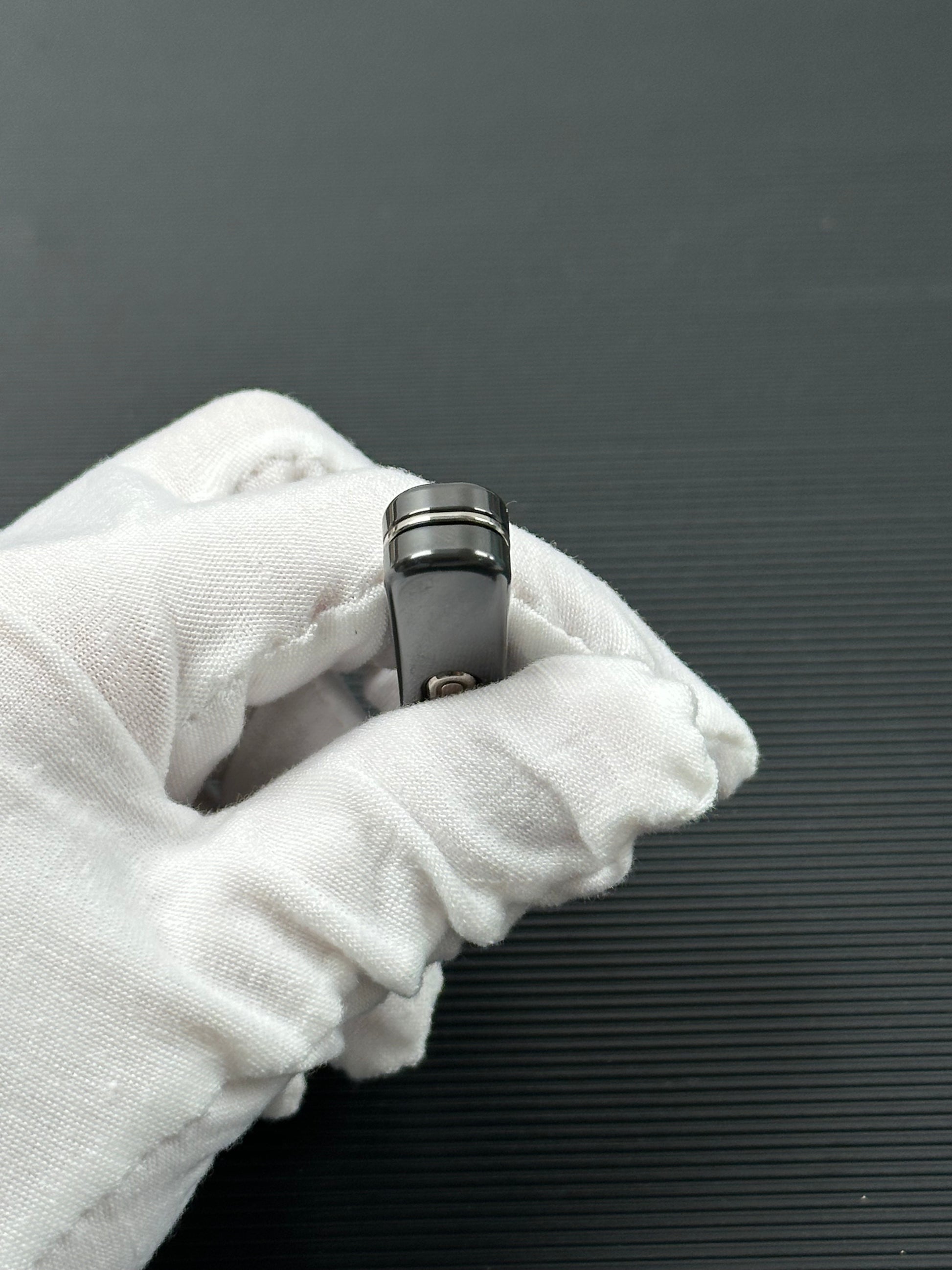 Snake Zirconium