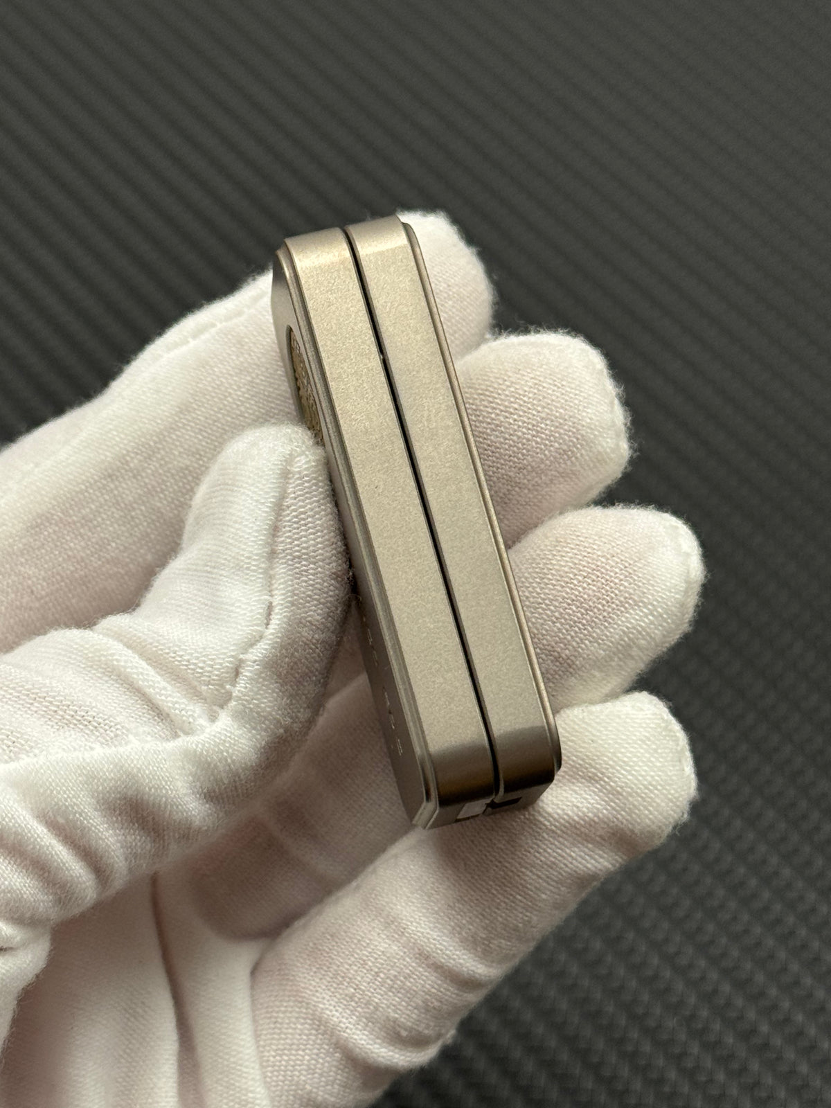 Sugar Cube Titanium