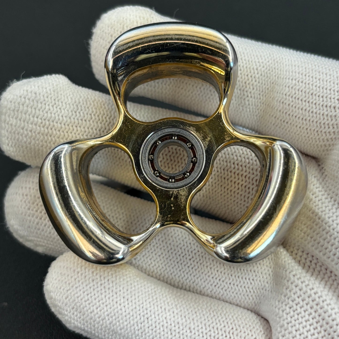 Three-Leaf Horizon Mega Stainless Steel