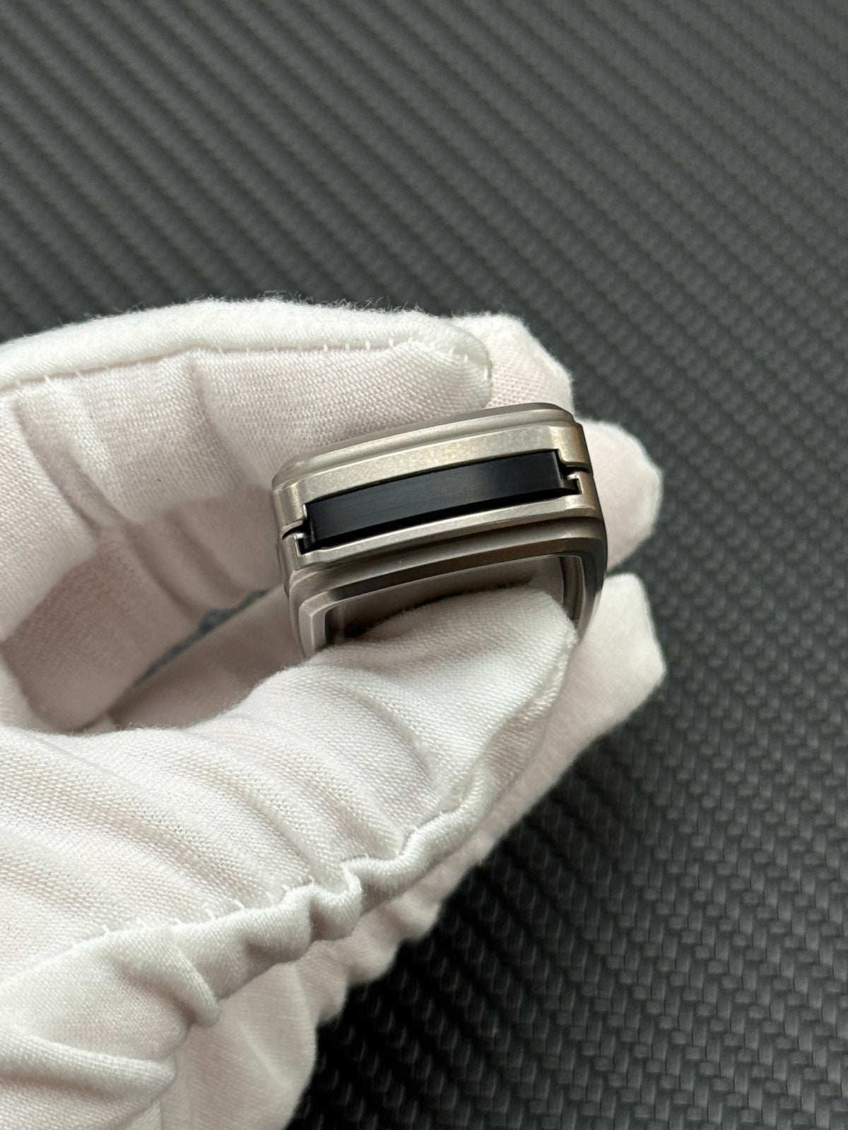 Wormhole Stainless Steel