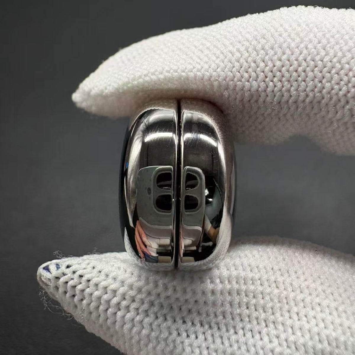 Floating Cloud Titanium Polished