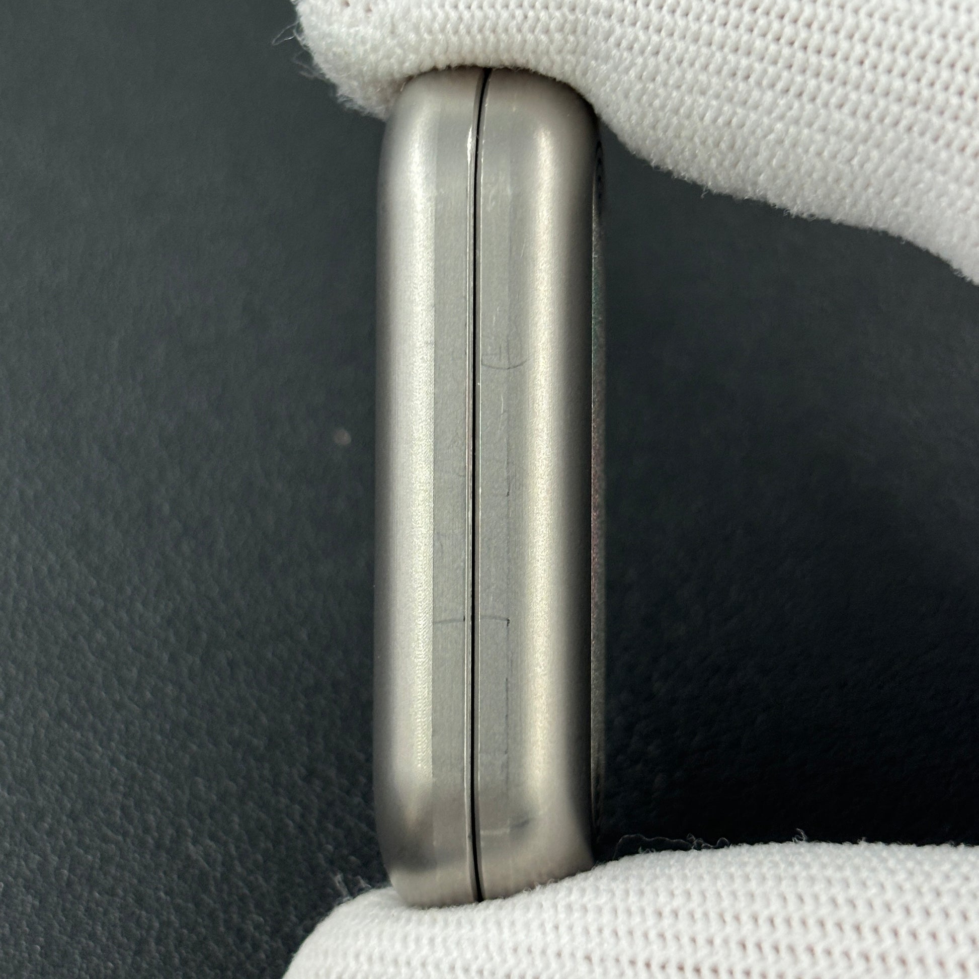 Floating Cloud Titanium