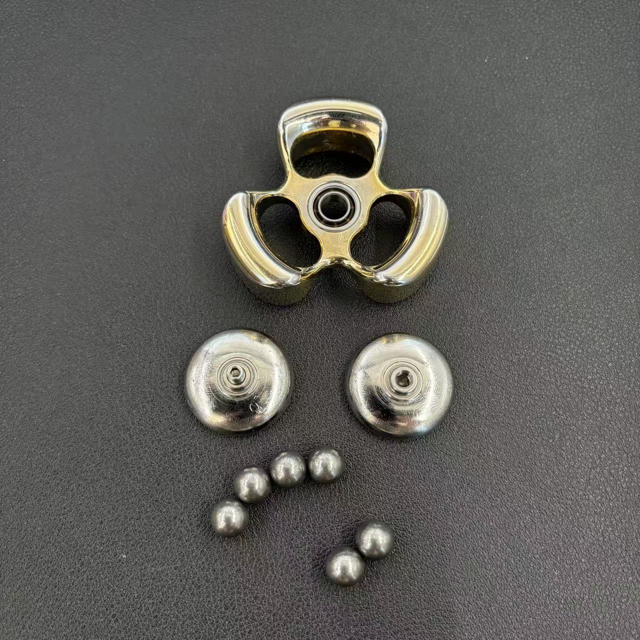 Three-Leaf Horizon Mega Stainless Steel
