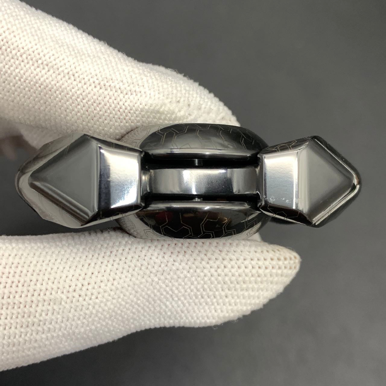 Feather Zirconium Engraved