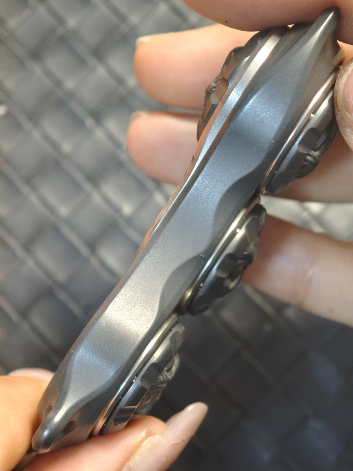 Pea Pod r Zirconium Color-Anodized Stonewashed