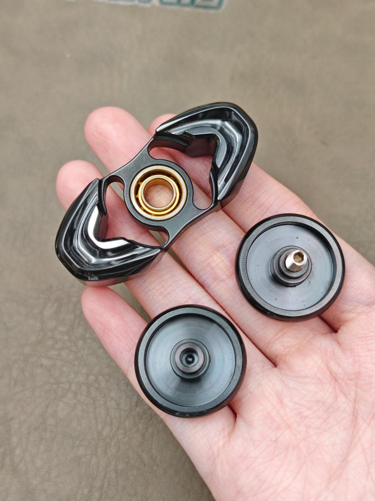 Pan Yixian Zirconium Polished