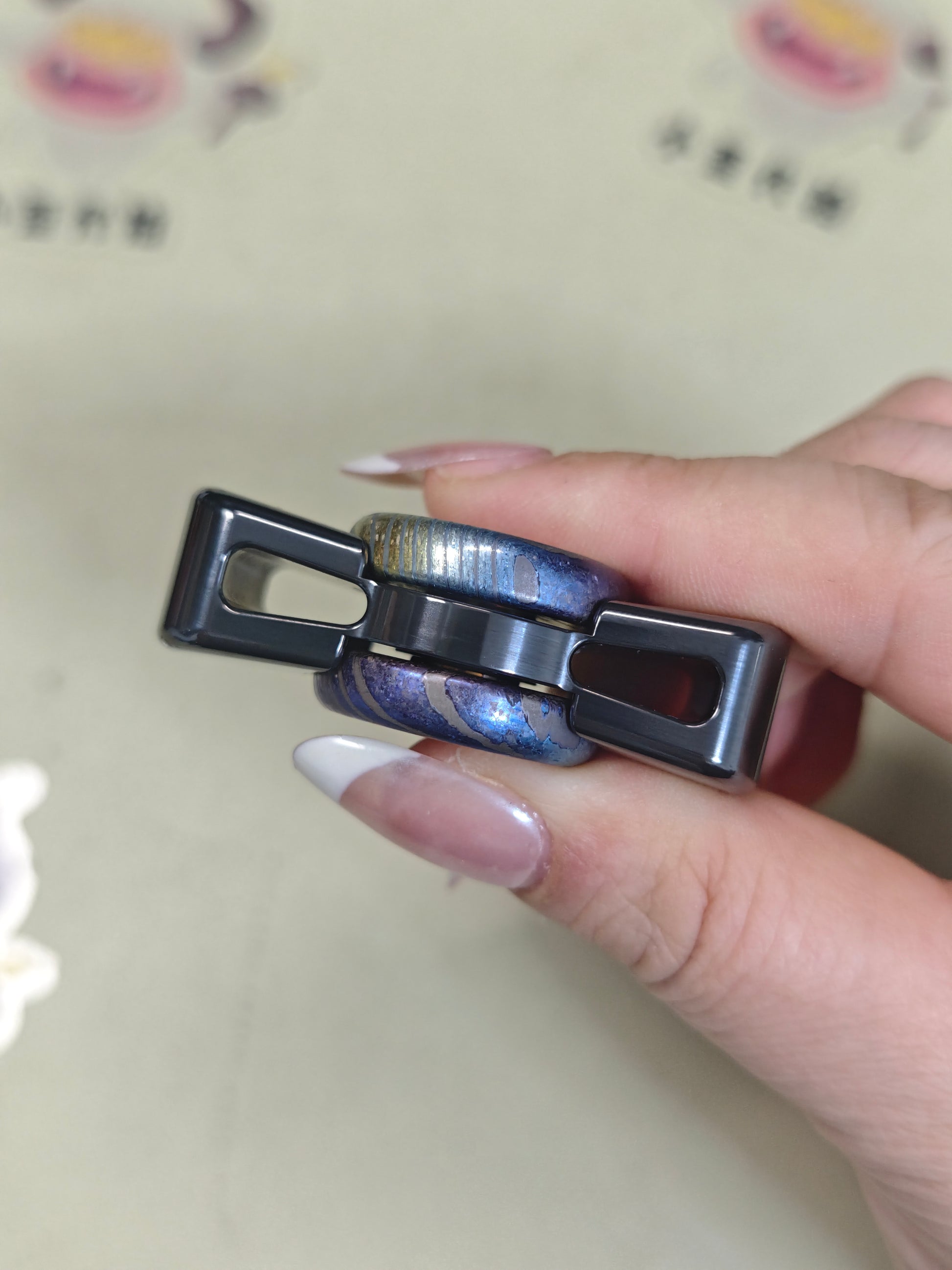 Floating Shadow Max Zircuti Zirconium