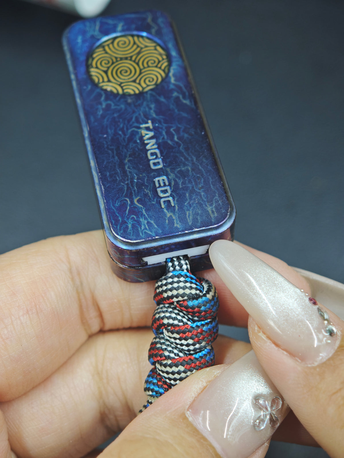 Sugar Cube Titanium