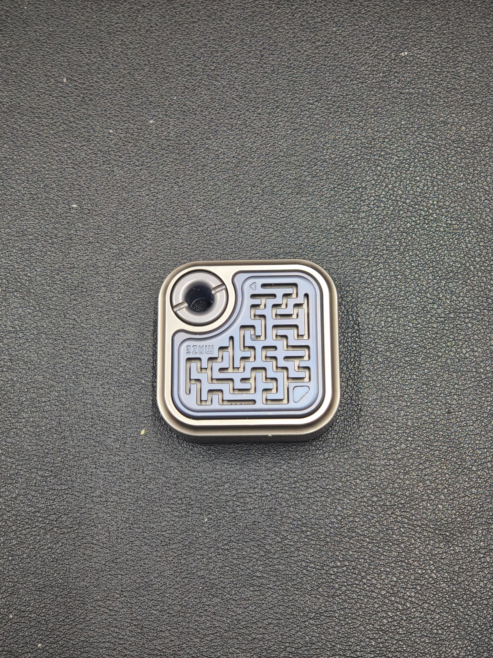 MAZE BLOCK Titanium