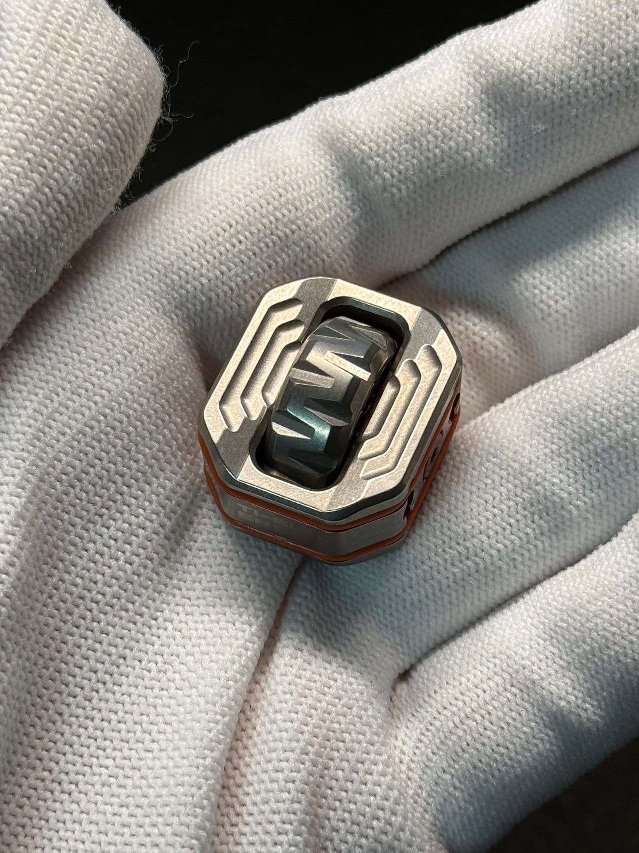 Cracker Titanium