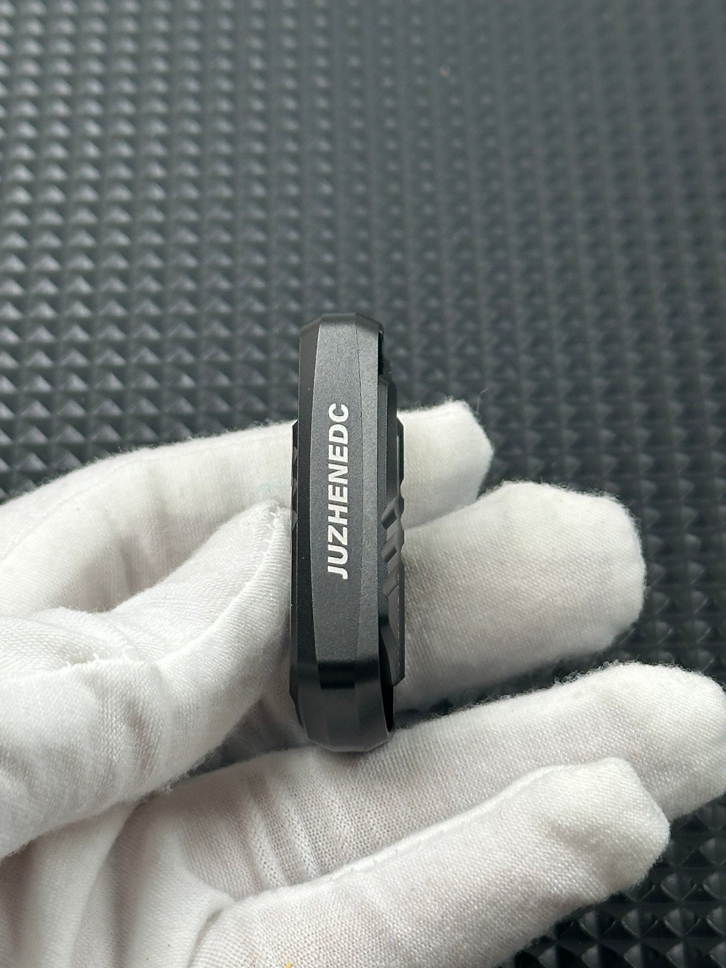 Thousand machines Aluminum