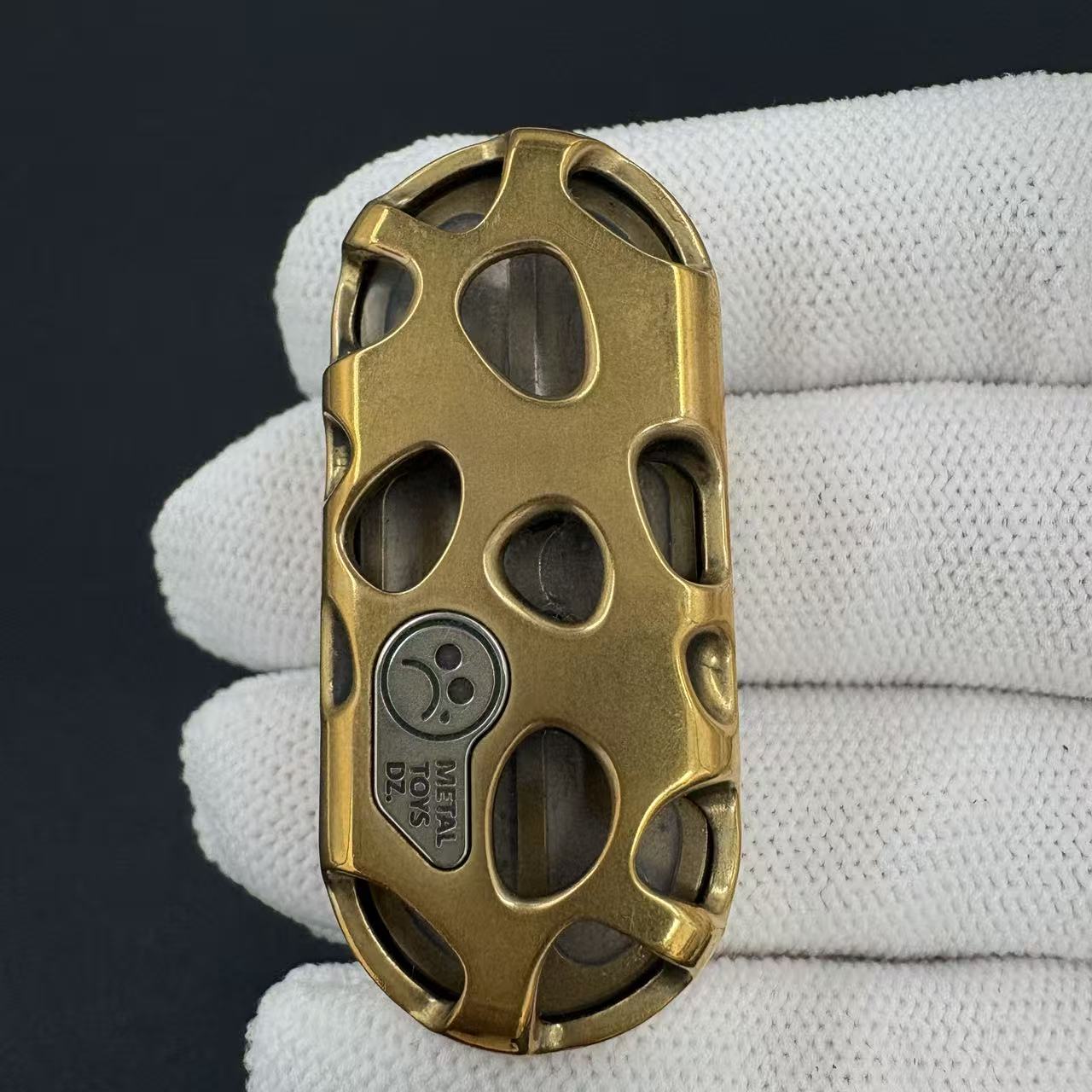 Top B Fingerprint Brass