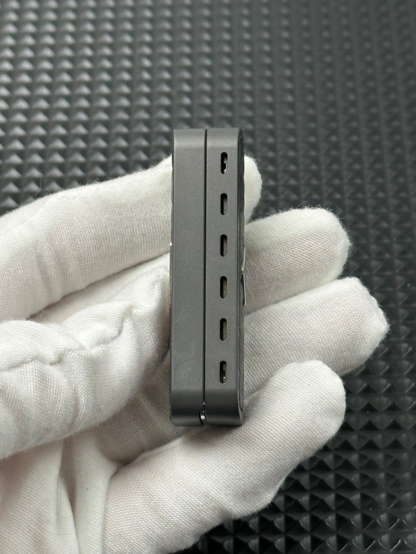 Feng Ling Zirconium