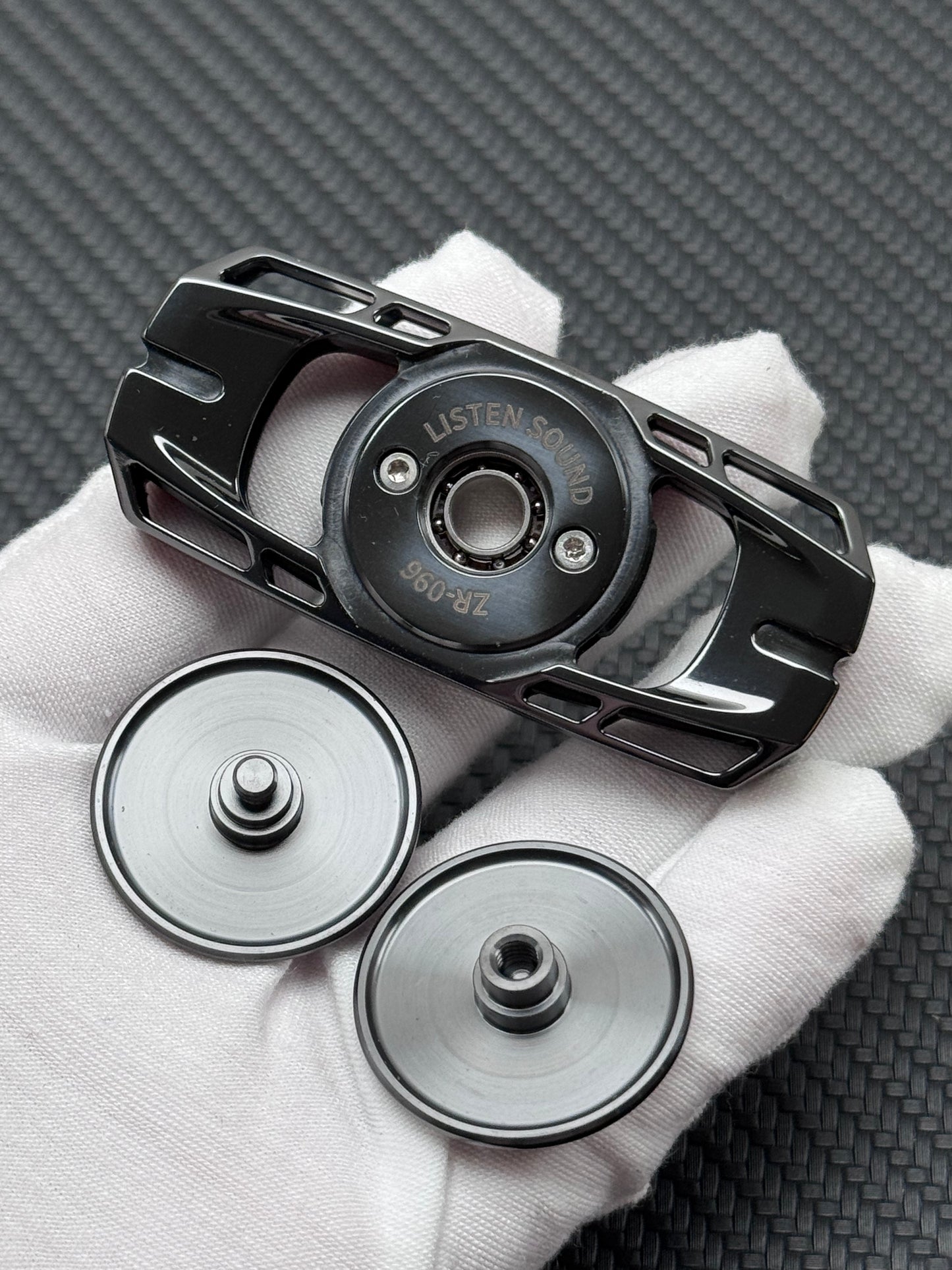 Ling Yin Zirconium