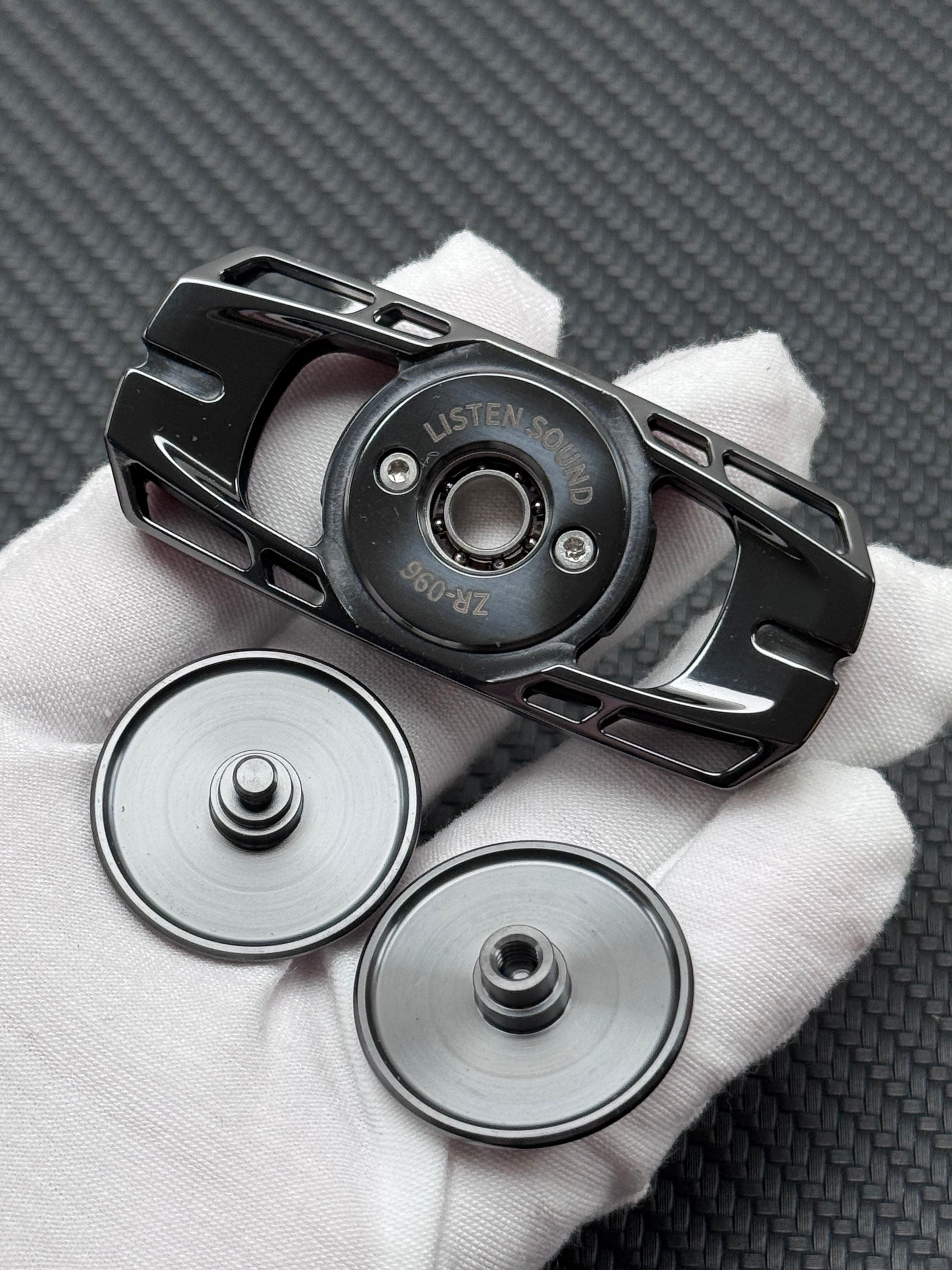 Ling Yin Zirconium