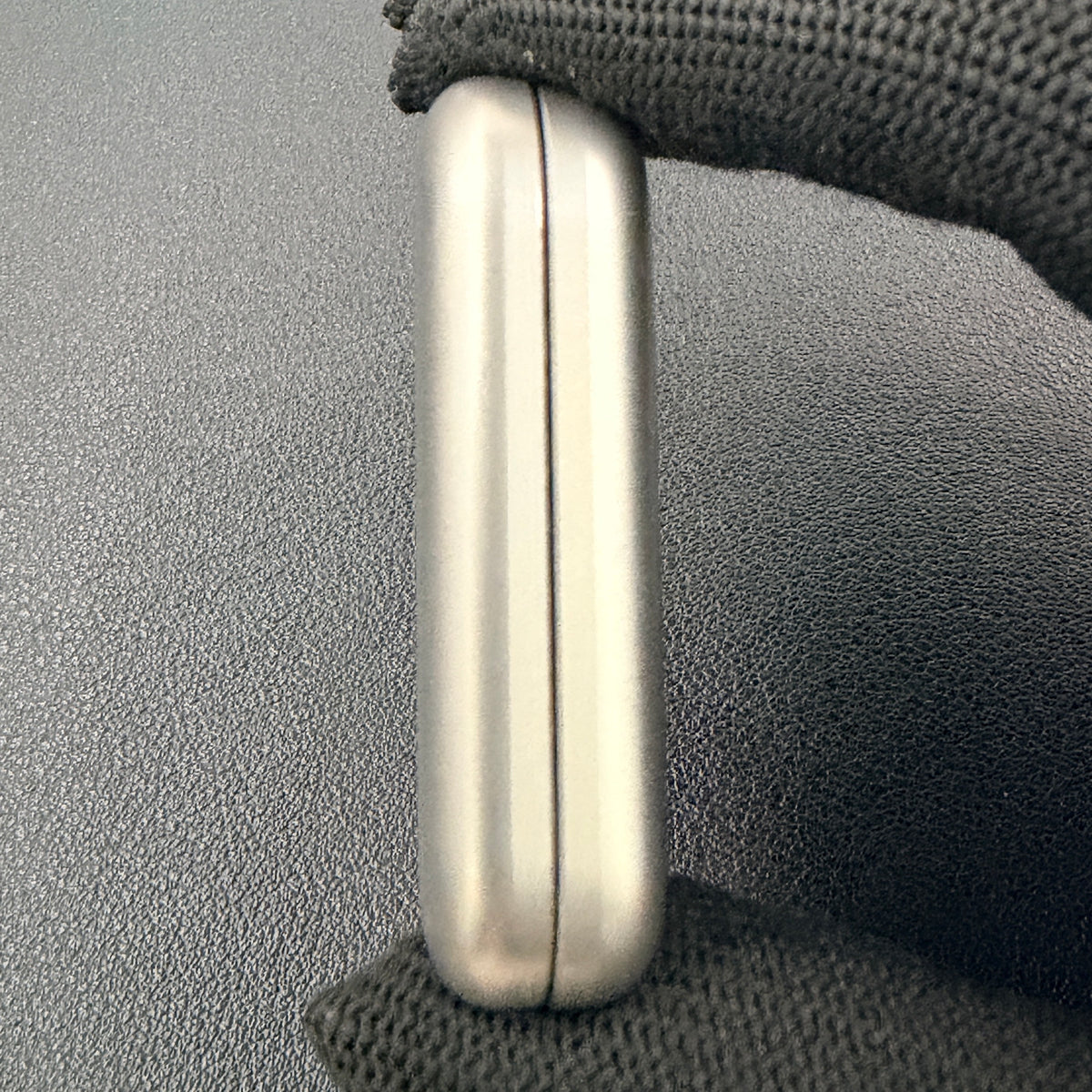 Floating Cloud Titanium