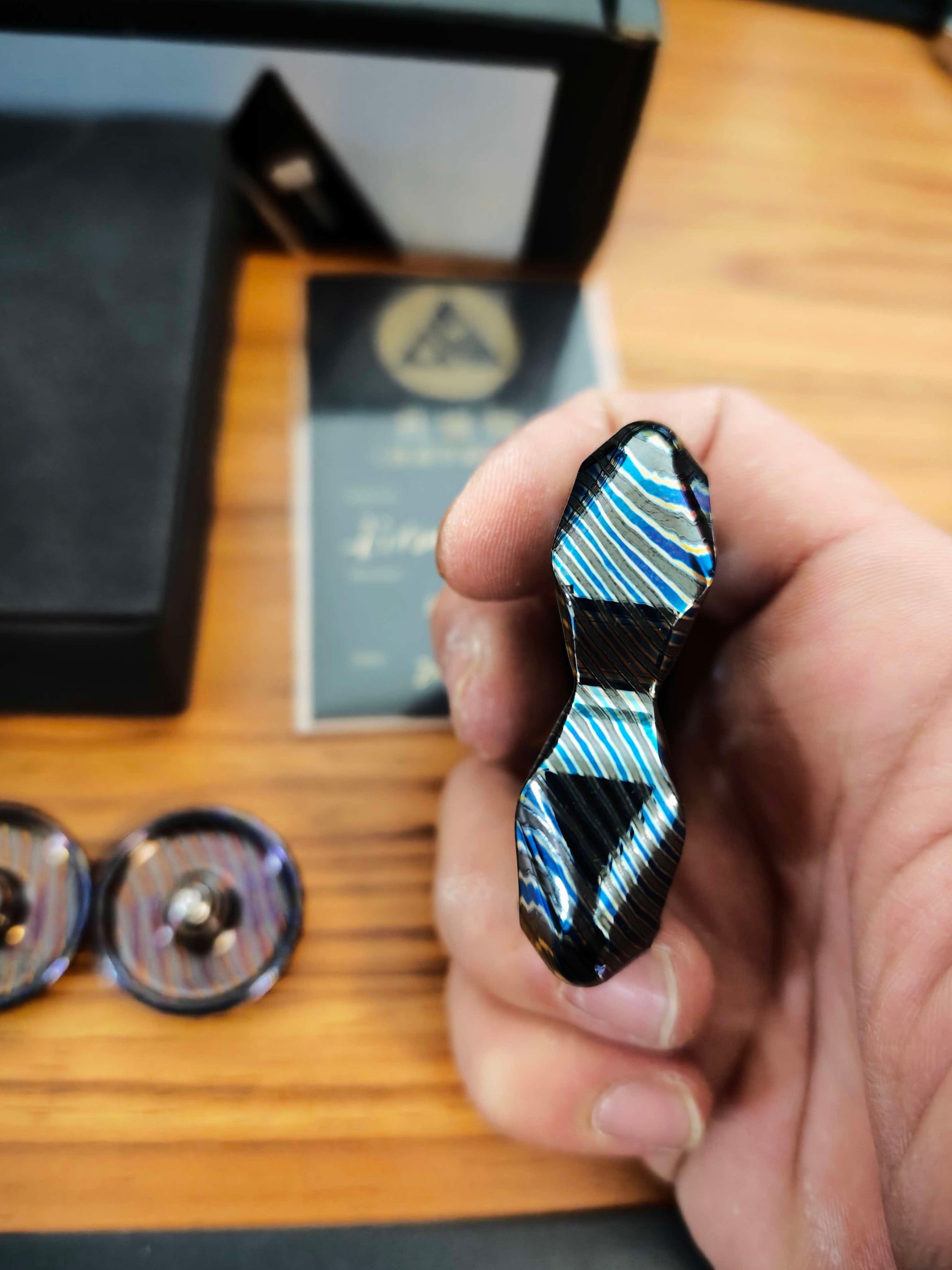 Feather Zircuti