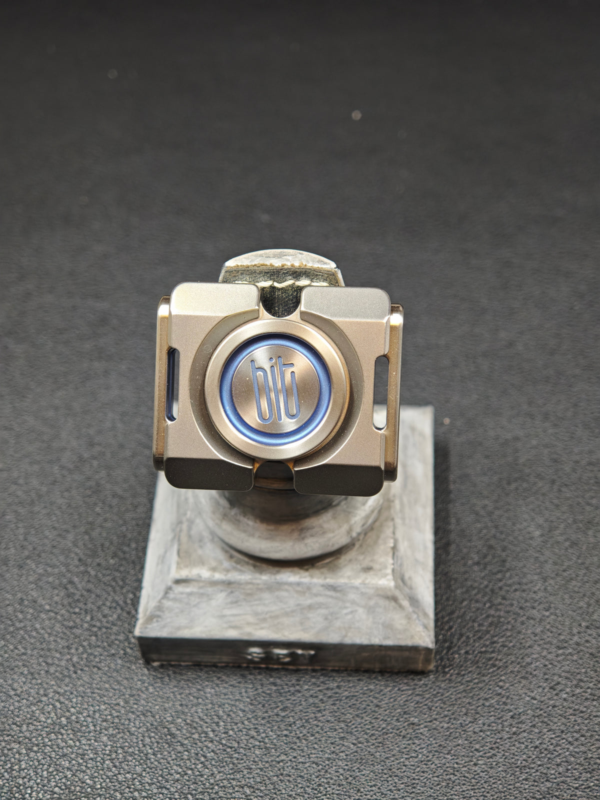 BIT 02 Titanium