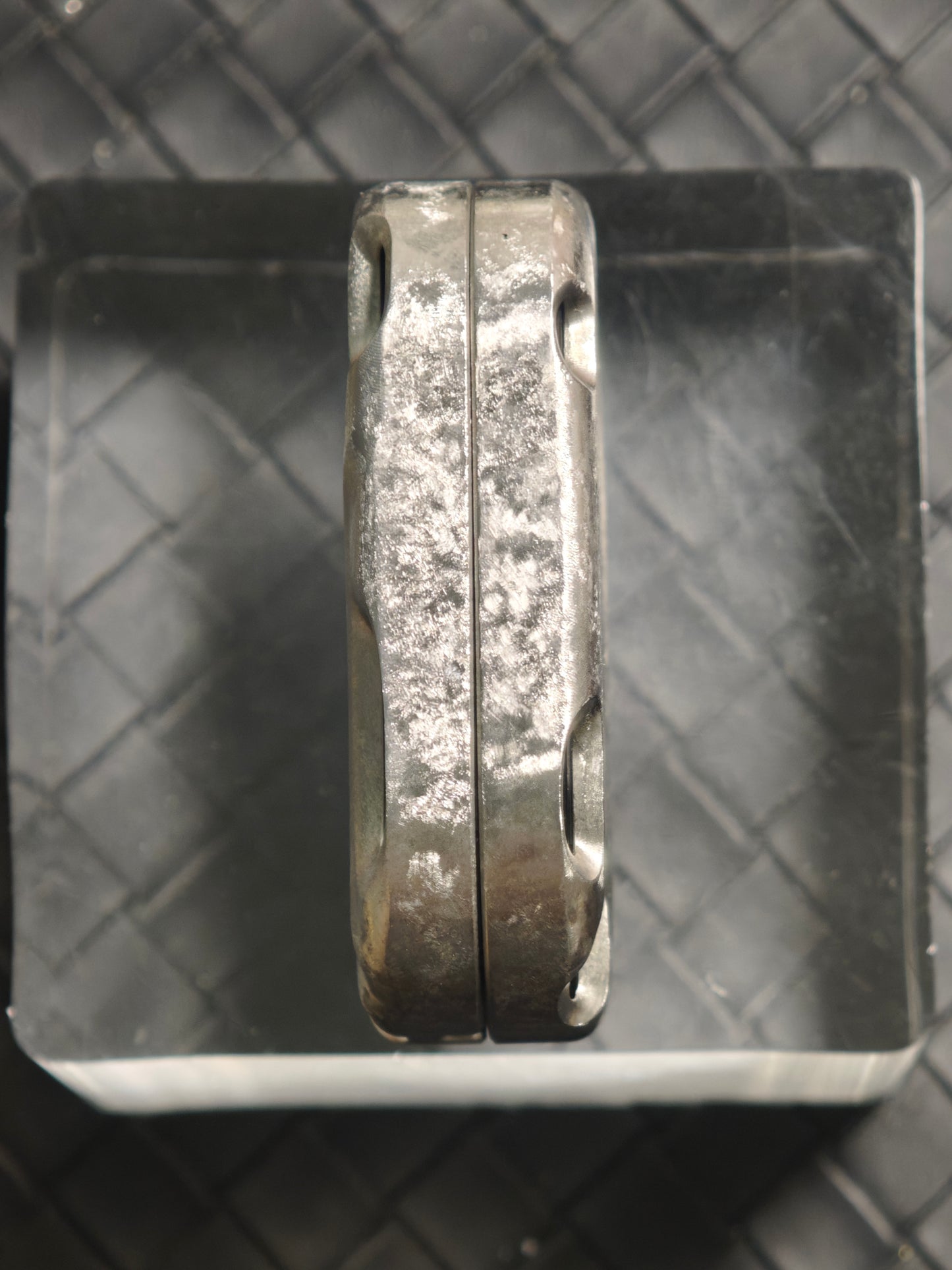 Lag Stainless Steel
