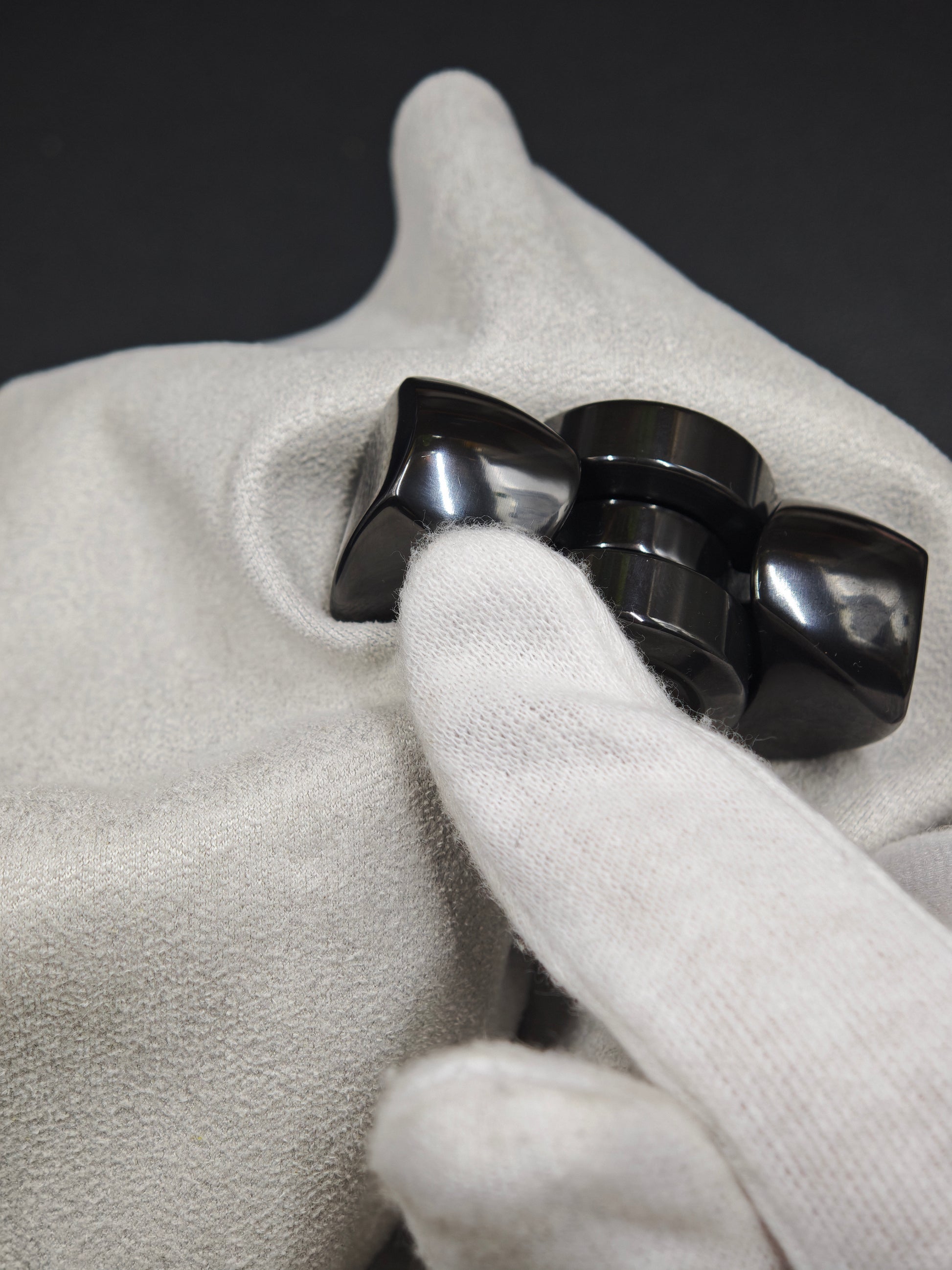 Zhen Zirconium Polished
