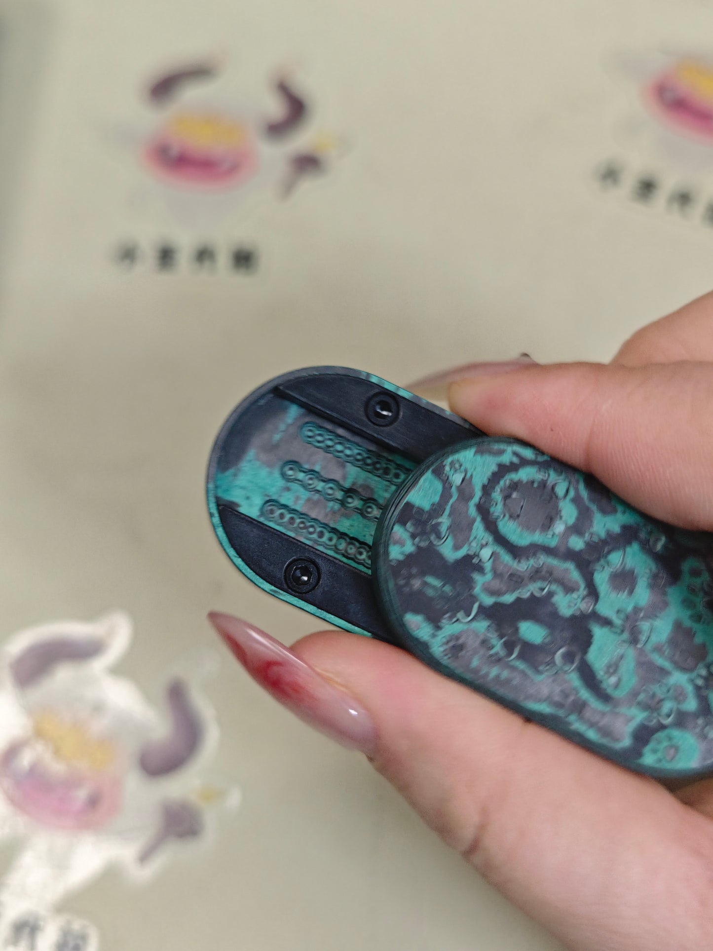 Greedy Cat Carbon Damascus