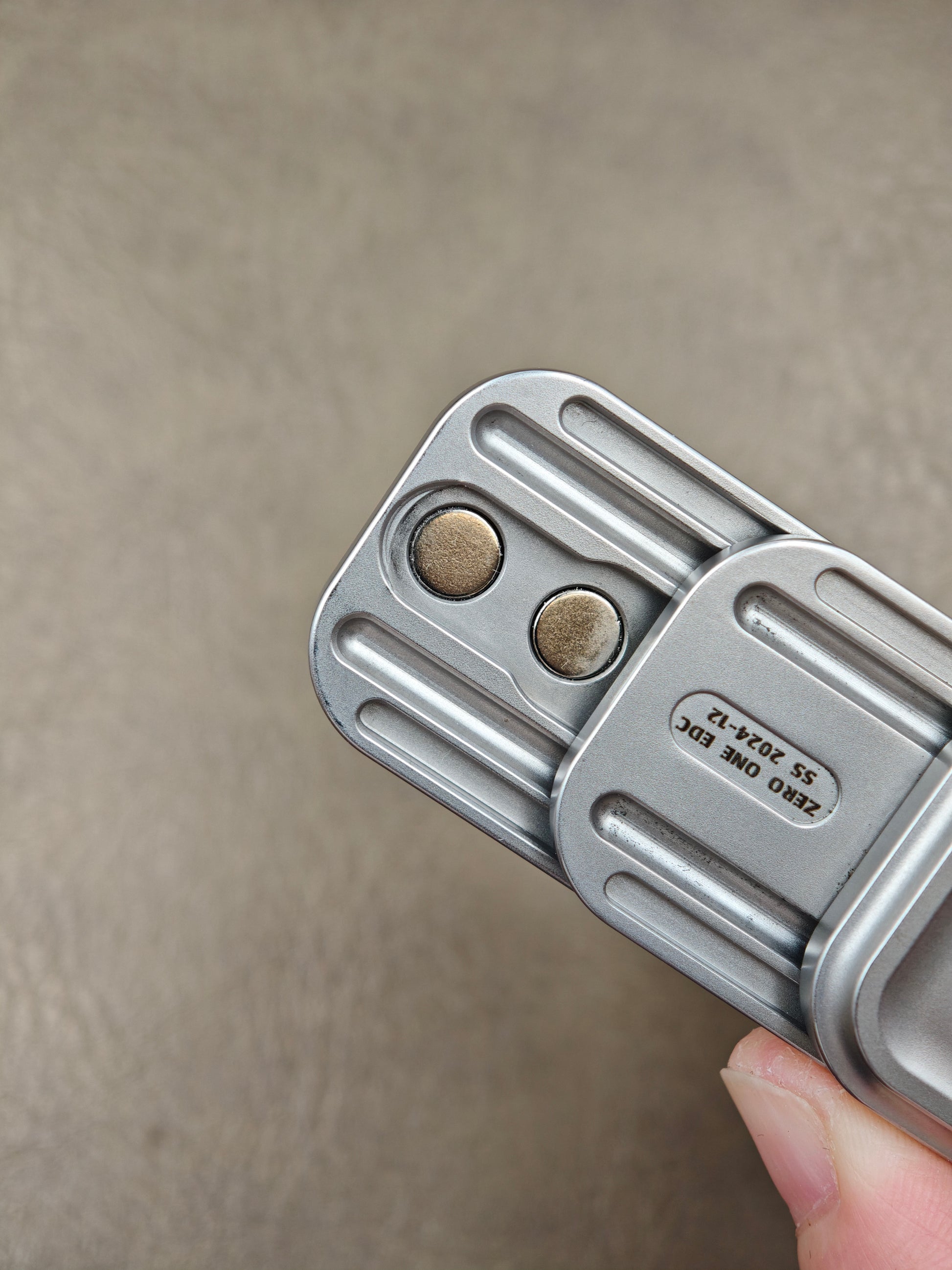 Magnet Feel Stainless Steel