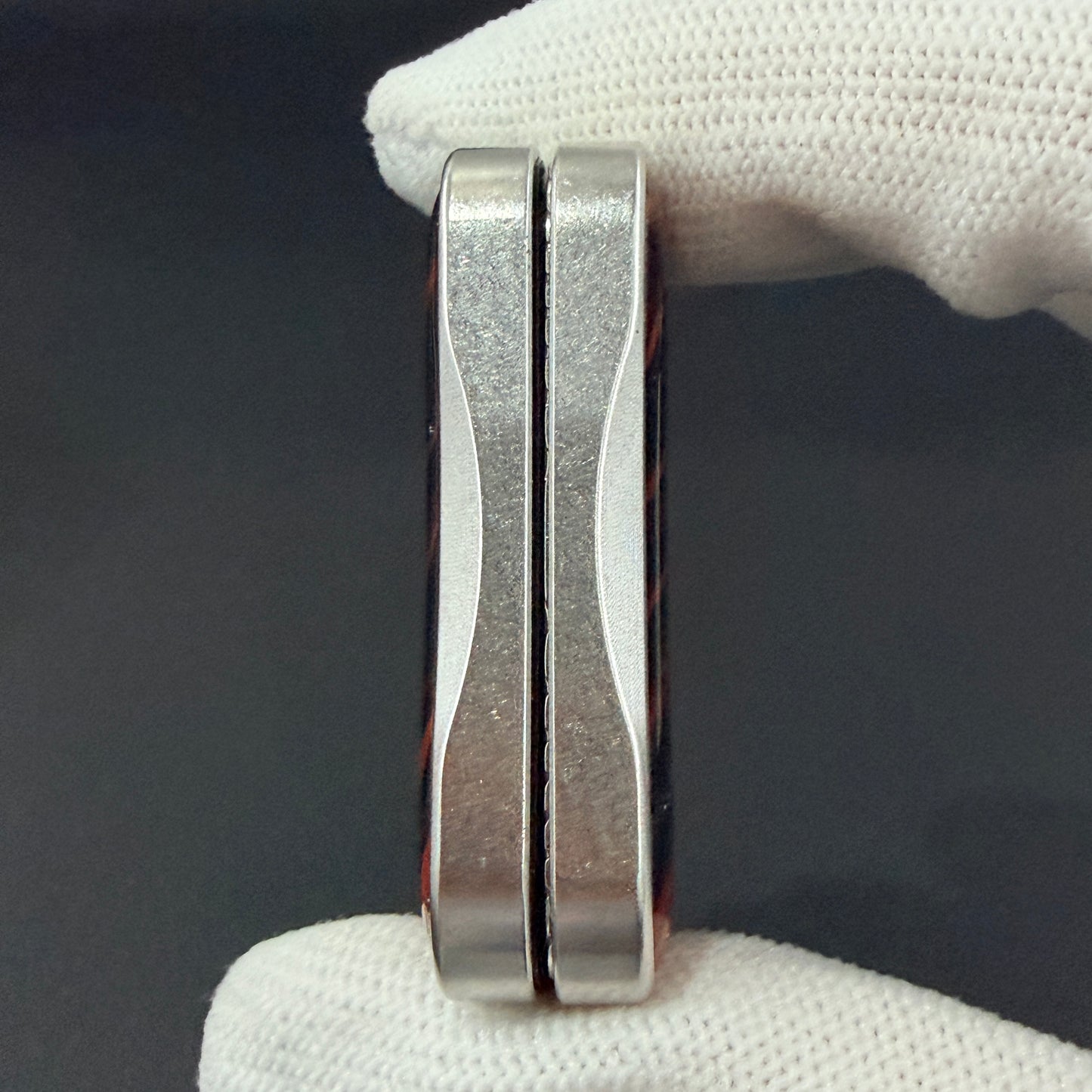 Aura Sand Stainless Steel