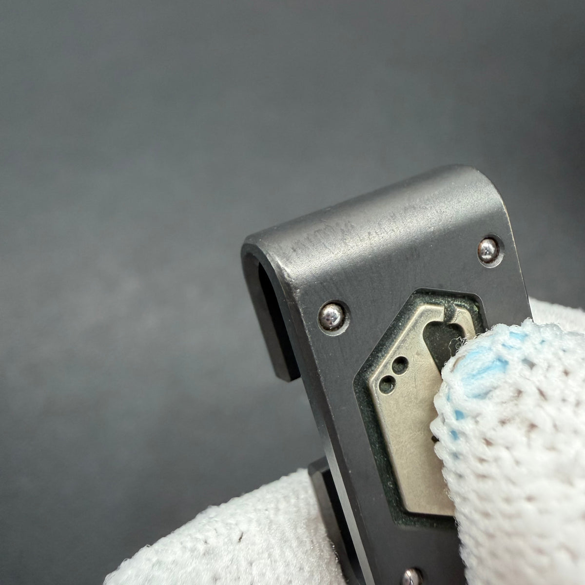 Buckle Zirconium