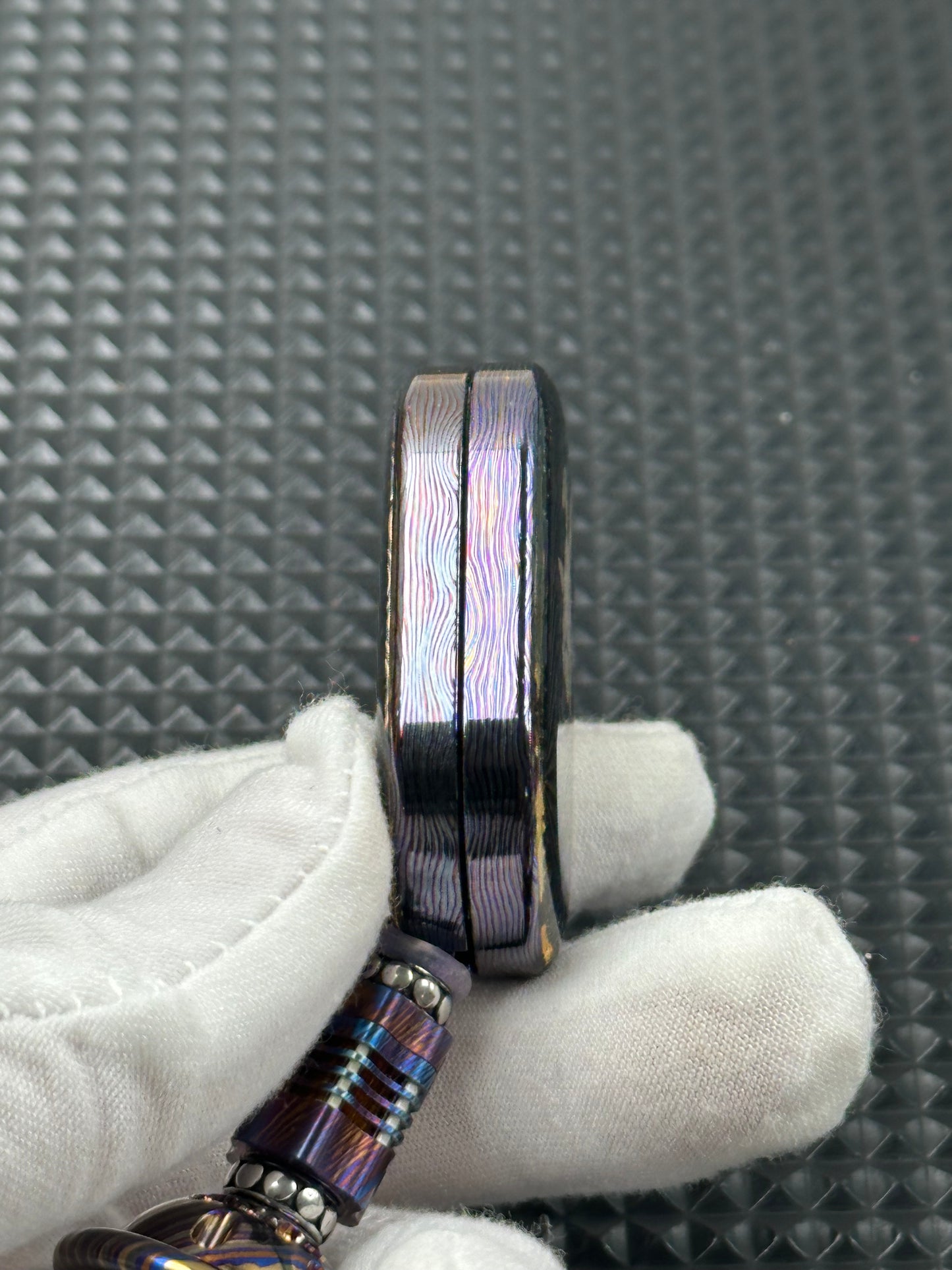 Groove Zircuti Resin-Sealed