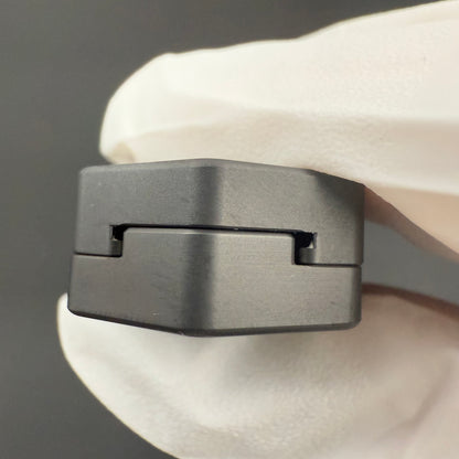 Plane Zirconium