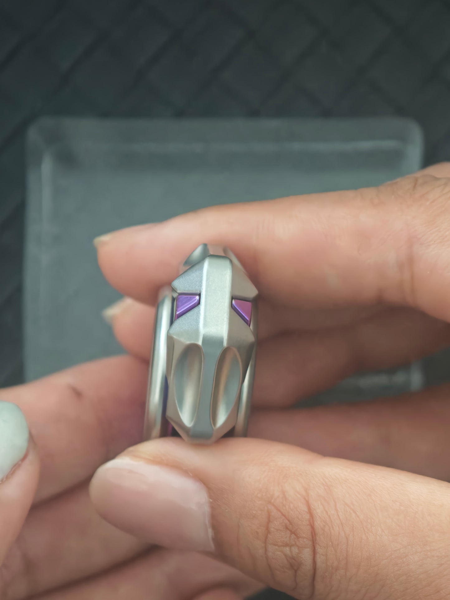 Spin Titanium Anodized