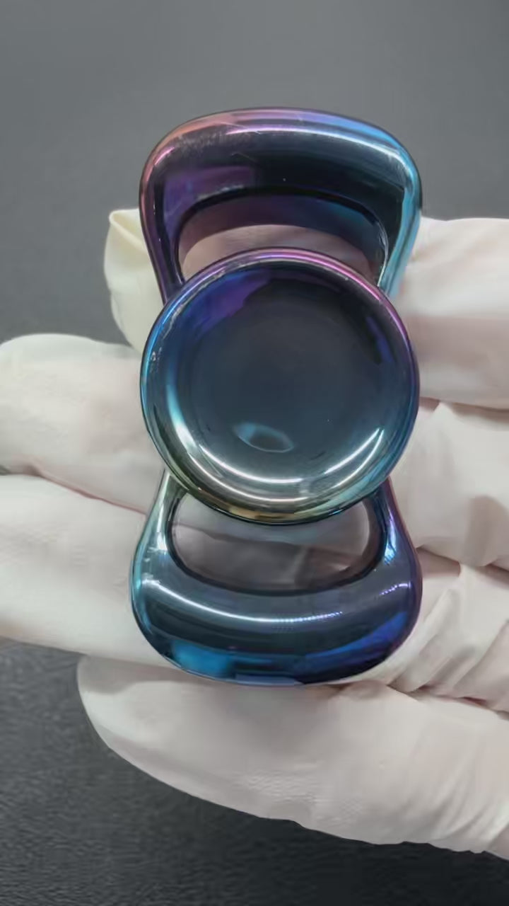 Two-Leaf Horizon Zirconium Oil Slick