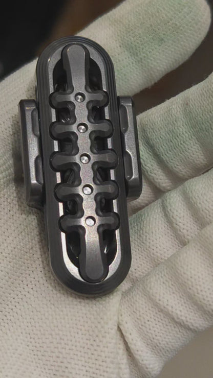 EXOSKELETON Zirconium