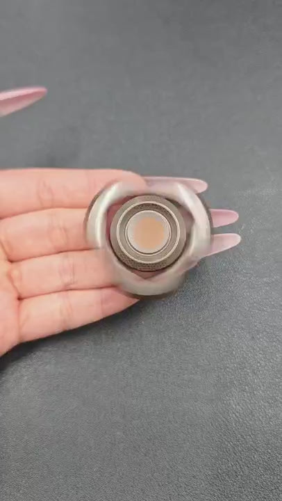Twin Leaf Moonlight Superconductor