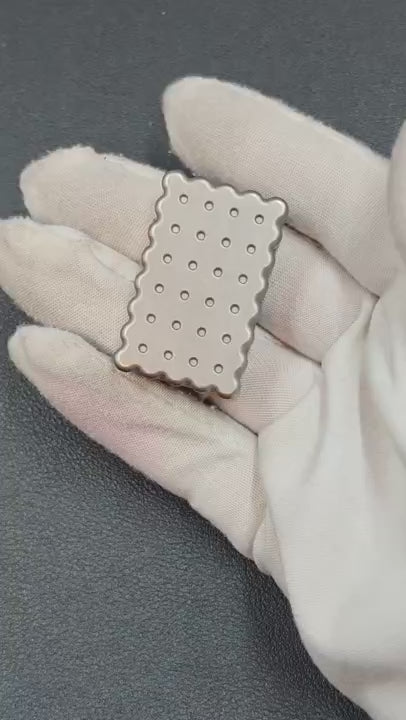 Biscuit Titanium
